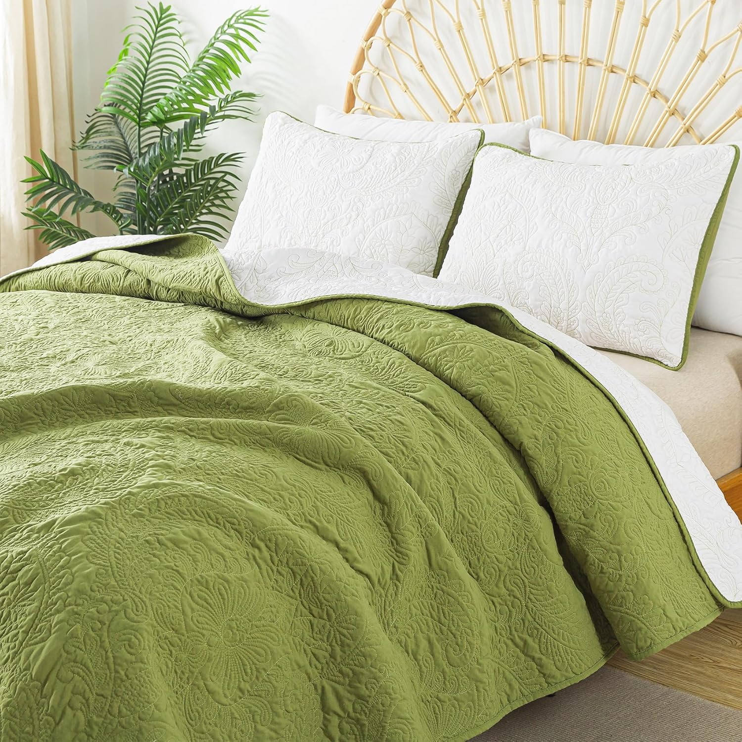 Travan Ultra Soft Fade Resistant Bedspread with 1 Quilt Set and 2 Shams, Queen Quilt Bedding Set for All Season, Curling Grass