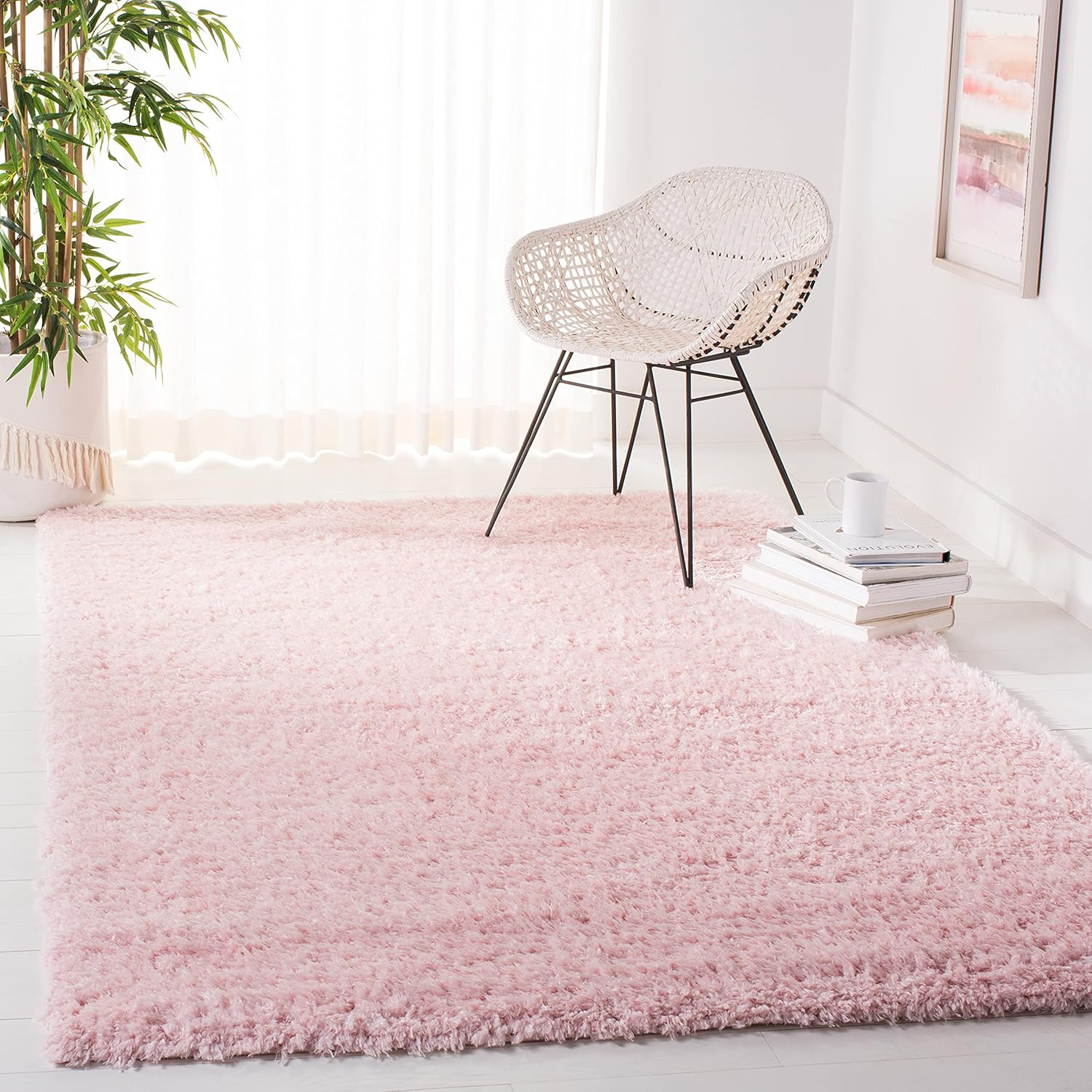 SAFAVIEH Madrid Miah Solid Plush Polyester Shag Area Rug, Blush, 4' x 6'