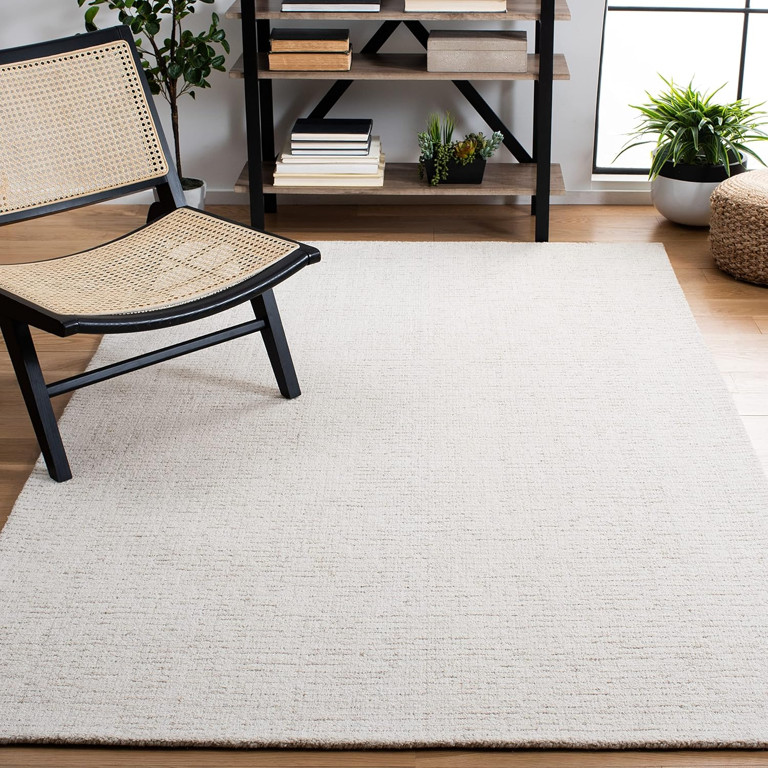 SAFAVIEH Abstract Delia Geometric Wool Area Rug, Ivory/Beige, 4' x 4' Square