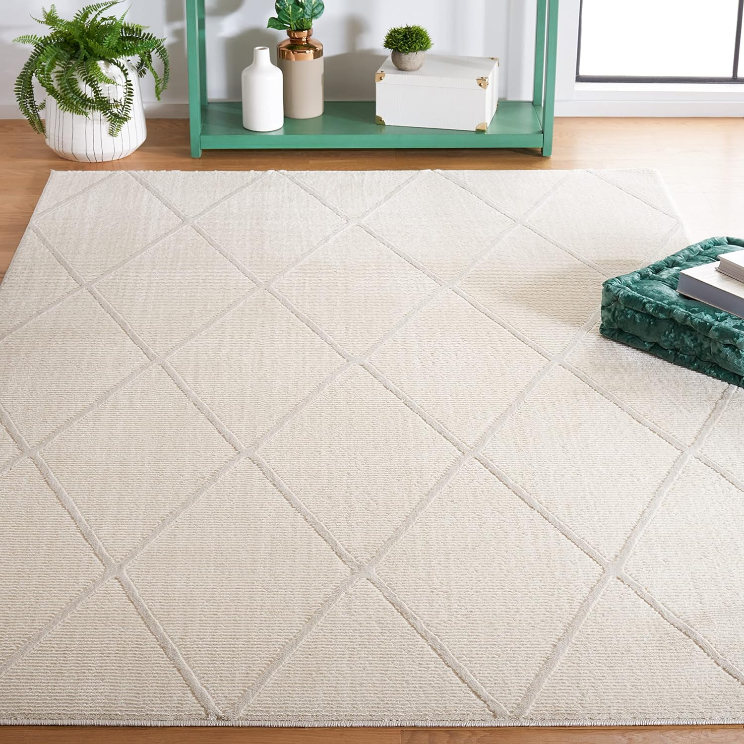 SAFAVIEH Revive Lorrin Diamond Polyester Area Rug, Ivory, 6'7" x 6'7" Square