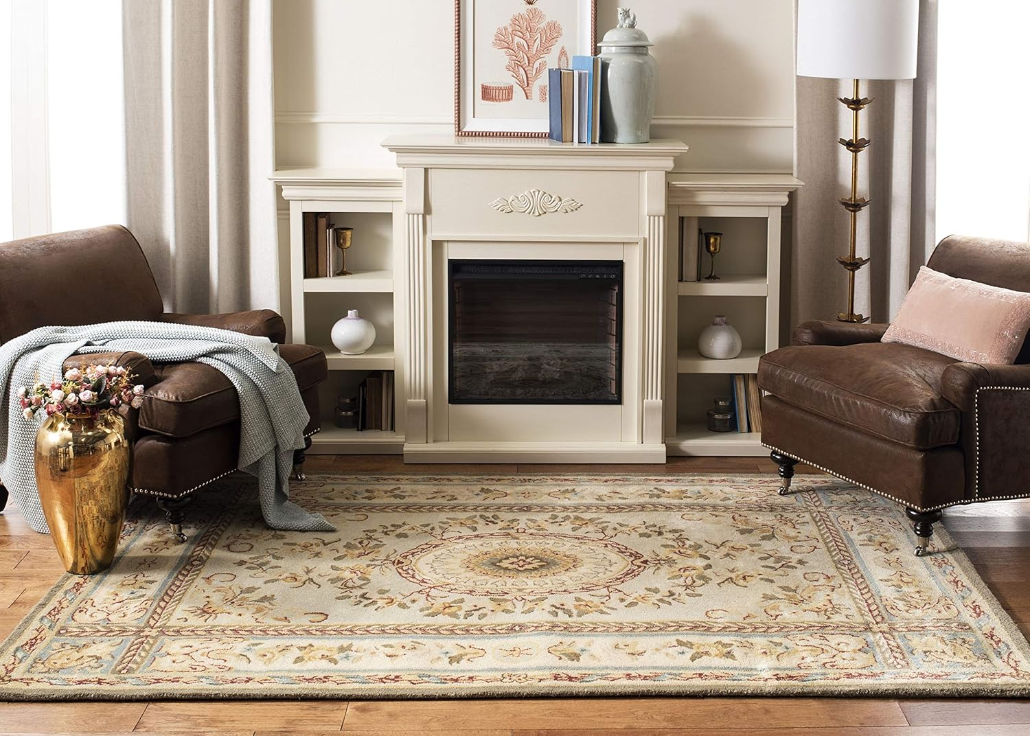 SAFAVIEH Bergama Cromwell Oriental Wool Area Rug, Light Blue/Ivory, 4' x 6'