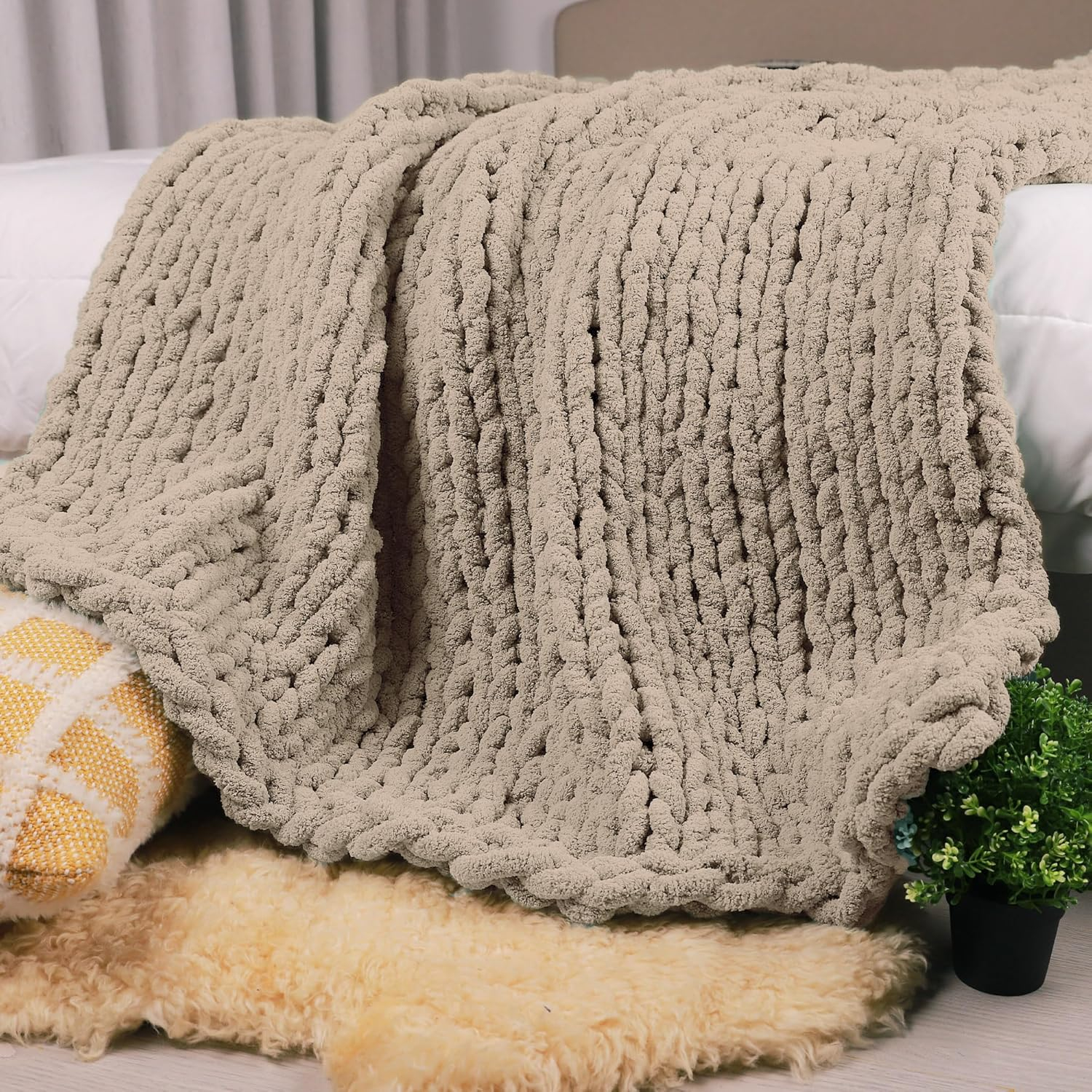 Carriediosa Chunky Knit Throw Blanket Handmade Soft Throws for Couch Sofa Bed, 50" x 60" Taupe