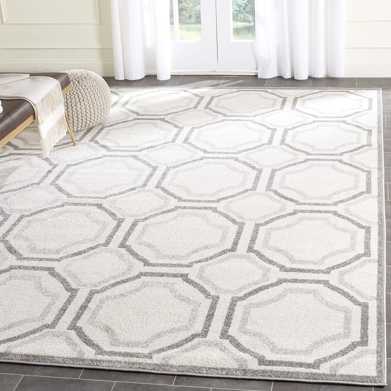 SAFAVIEH Amherst Winnie Geometric Area Rug, Ivory/Light Grey, 9' x 12'