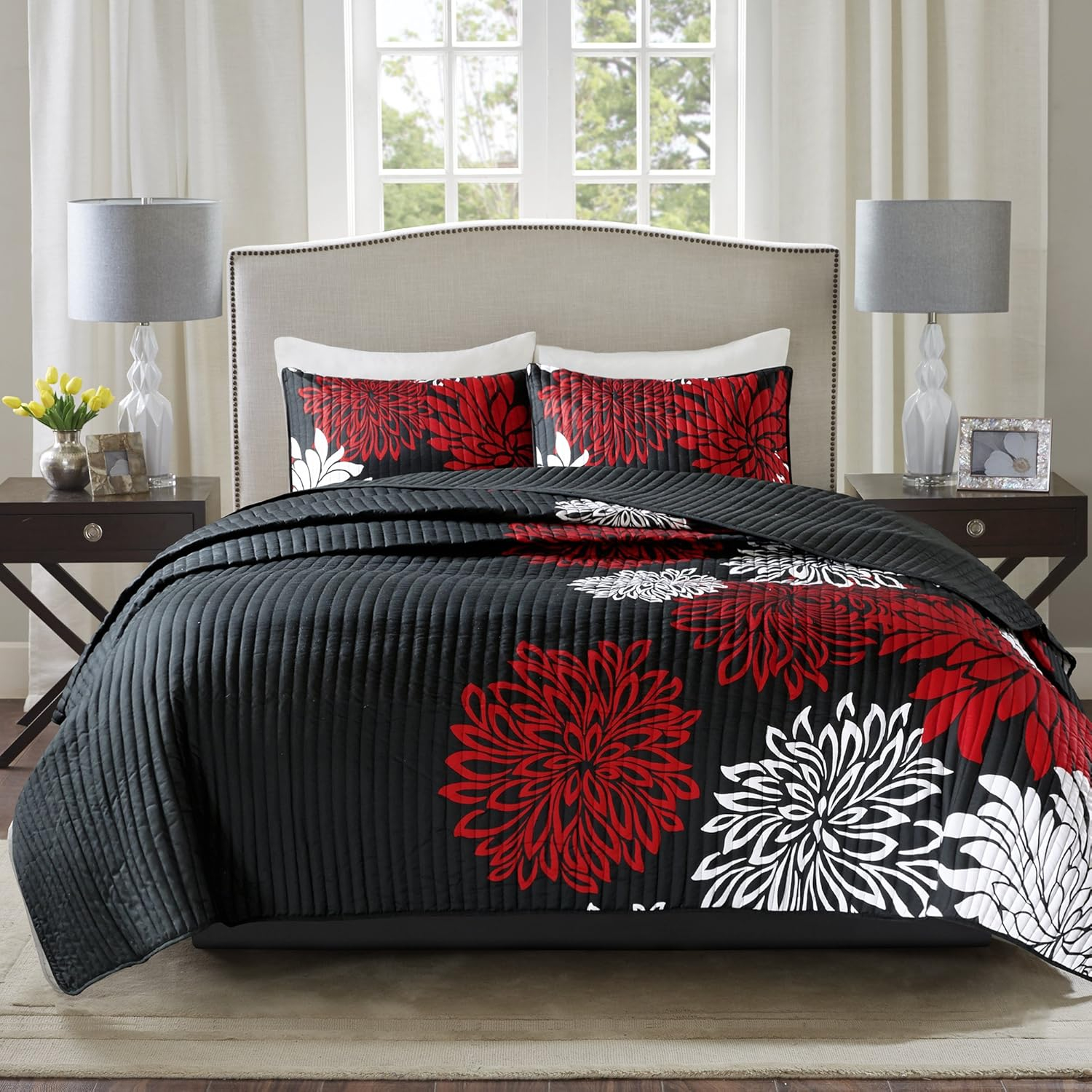 Comfort Spaces Full/Queen Size Quilt Set, 3-Piece Floral Bedspread Bedding Set, Red and Black Coverlet Set for All Season, Lightweight Comforter Set