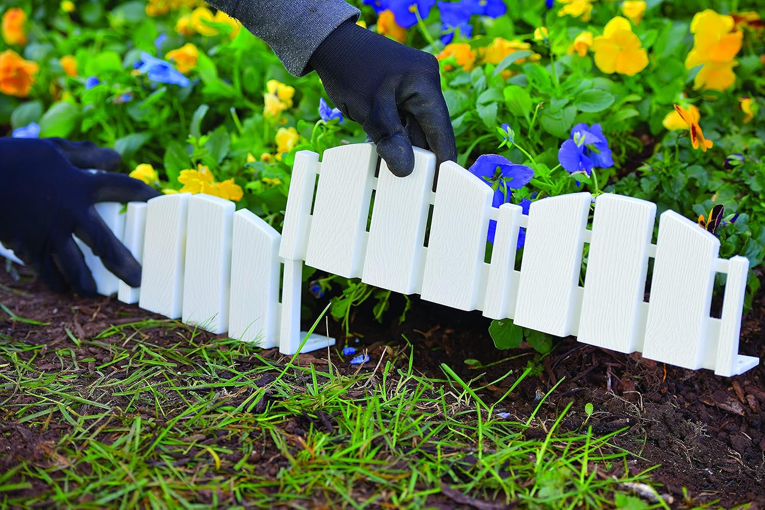 EasyFlex No-Dig Landscape Edging with Anchoring Spikes, 4.5 in. Tall Decorative Adirondack Wood-Look Fence Garden Border, 15 Foot Kit, White (3600WT-15C-6)