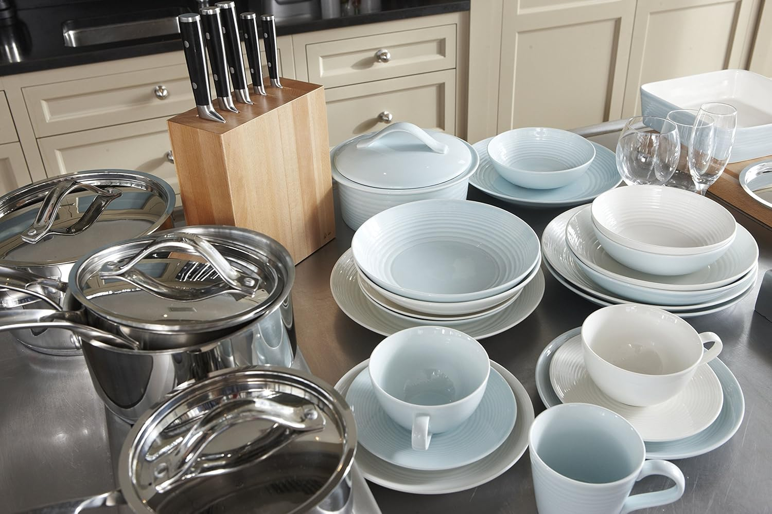 Gordon Ramsay Maze Glossy Blue Ceramic 16-Piece Dinnerware Set