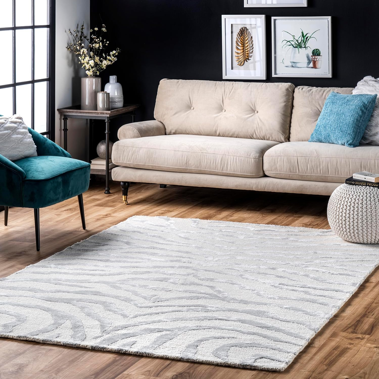 nuLOOM Hand Tufted Plush Zebra Runner Rug, 2' 6" x 6', Gray