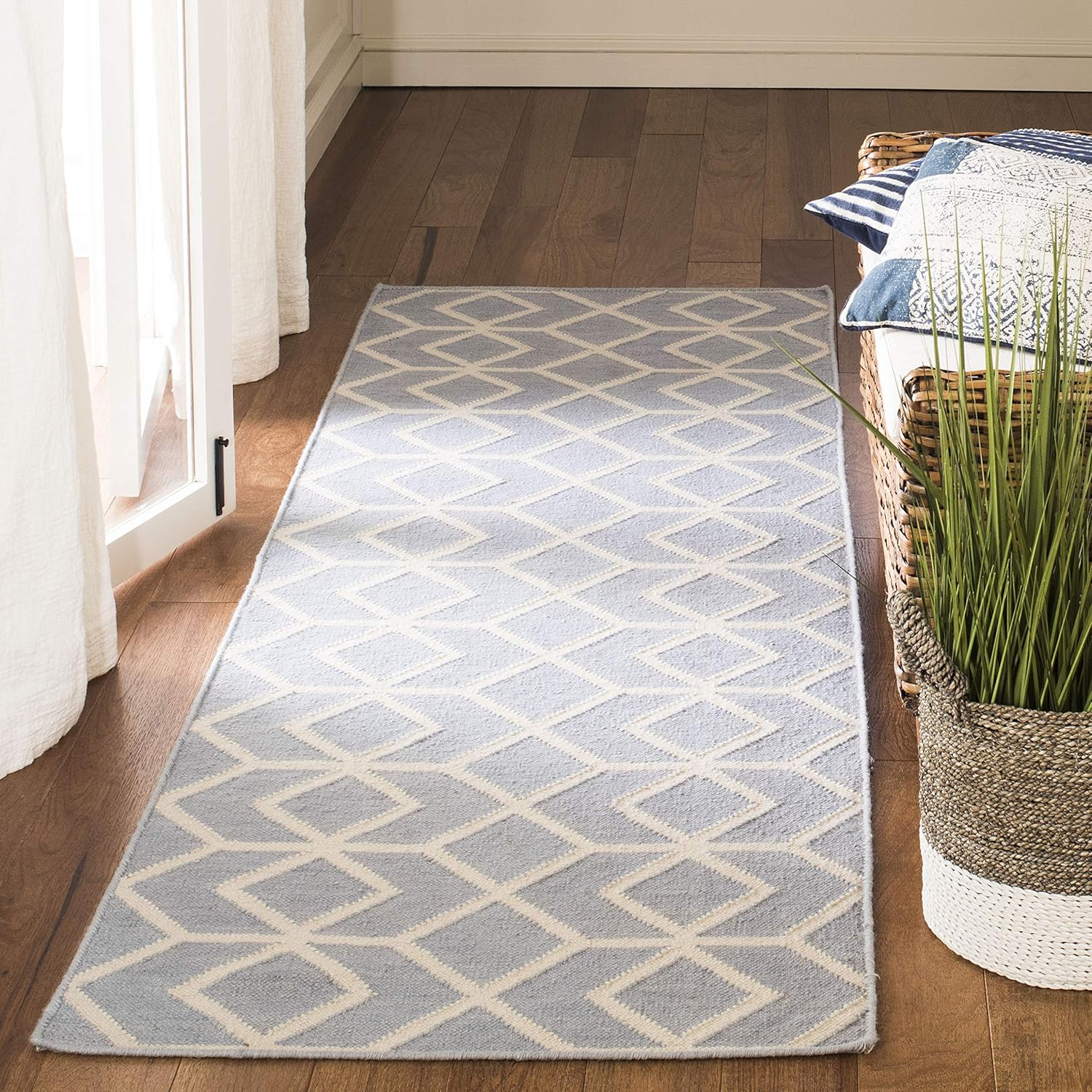 SAFAVIEH Dhurries Addison Geometric Area Rug, Sage/Ivory, 8' x 10'