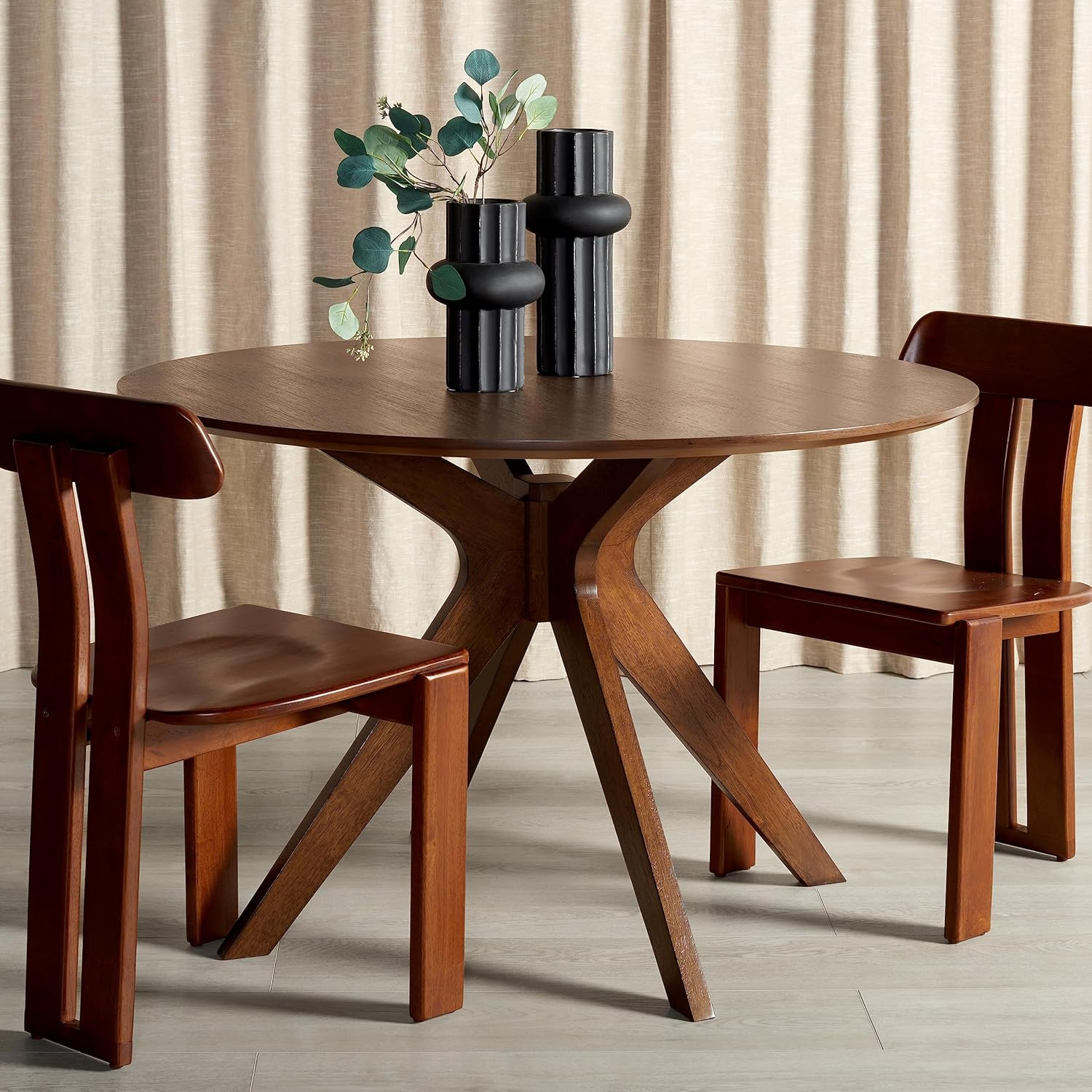SAFAVIEH Couture Carolee 46" Round Dining Table, Walnut