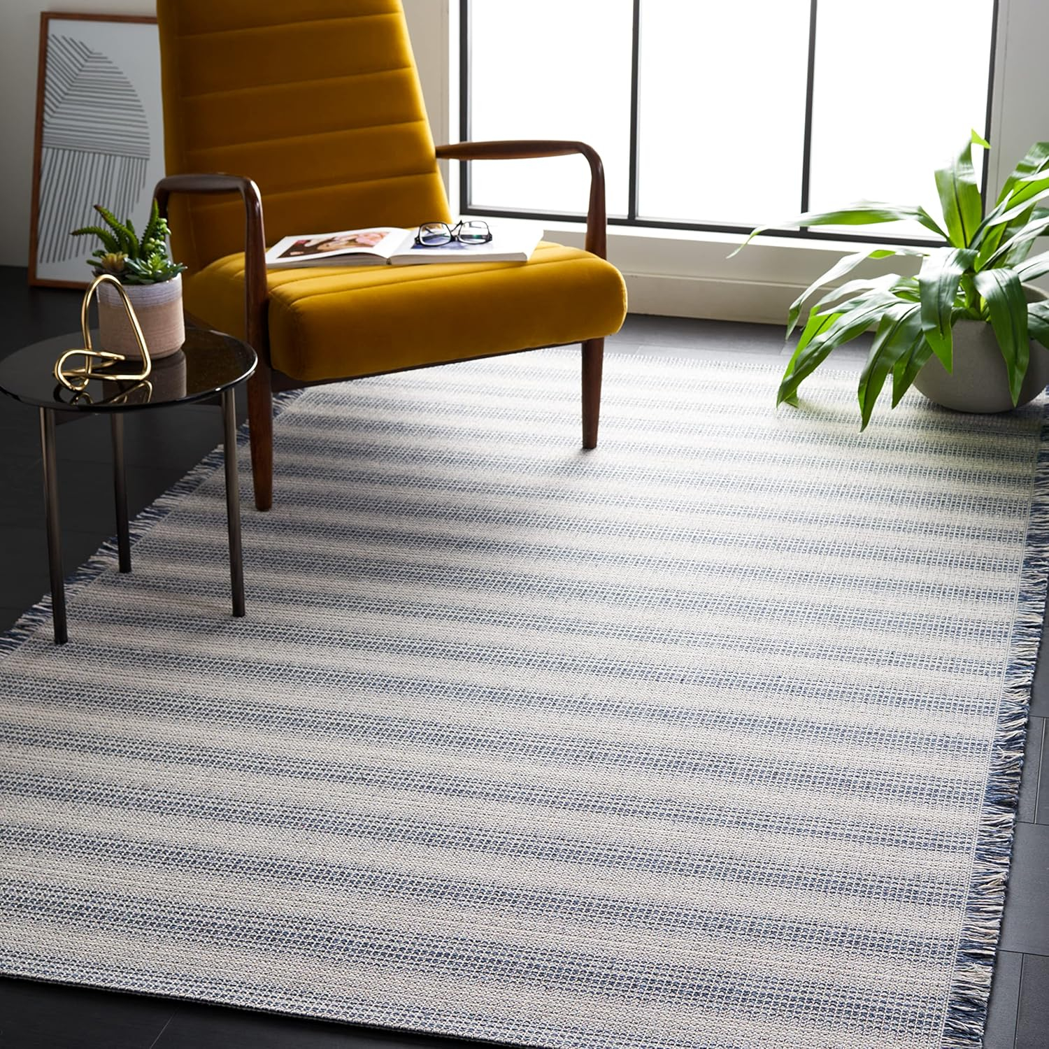 SAFAVIEH Augustine Thornton Stripe Area Rug, Ivory/Navy, 4' x 6'