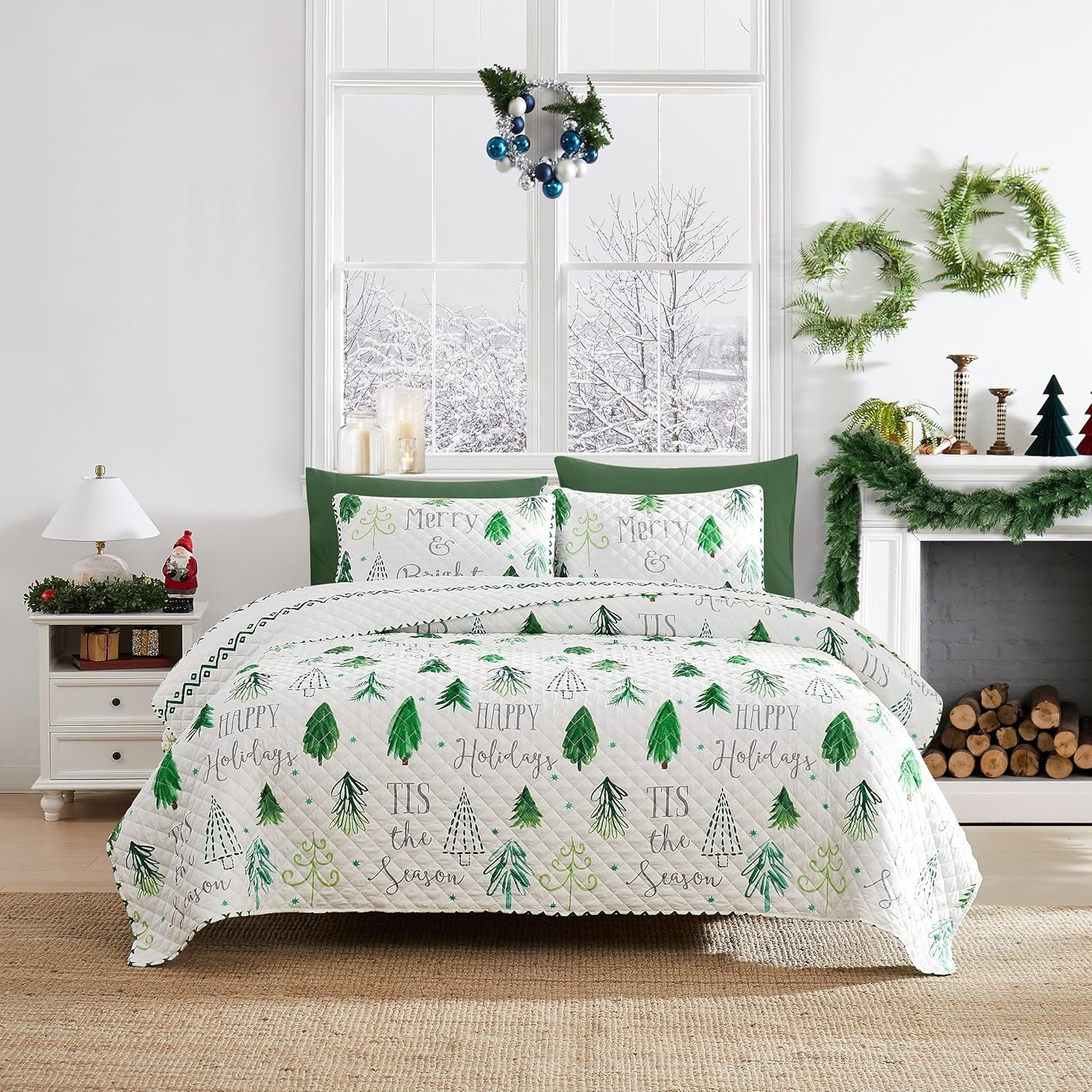 Avanti Linens - Quilt Set, Super Soft Bedding with Matching Shams, Holiday Room Decor (Christmas Tree Collection, Full/Queen)