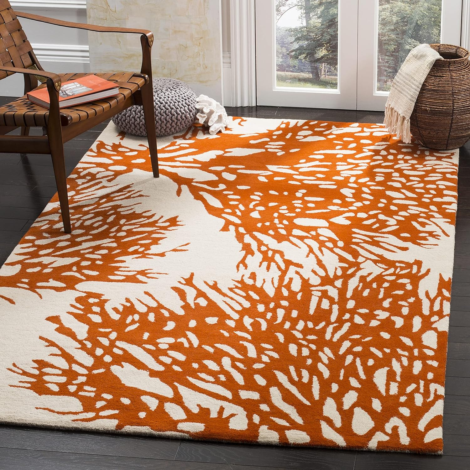 SAFAVIEH Bella Pascal Floral Coral Wool Area Rug, Beige/Terracotta, 4' x 6'
