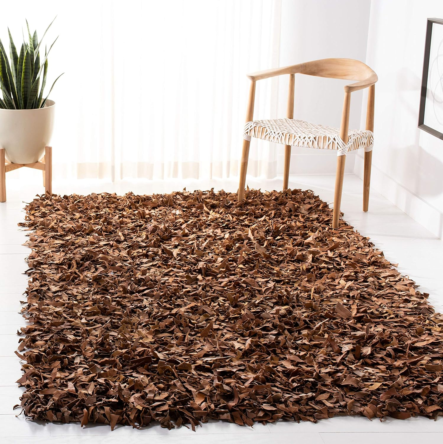 SAFAVIEH Leather Shag Collection Accent Rug - 4' x 6', Grey, Hand-Knotted Modern Leather, Ideal for High Traffic Areas in Entryway, Living Room, Bedroom (LSG511N)