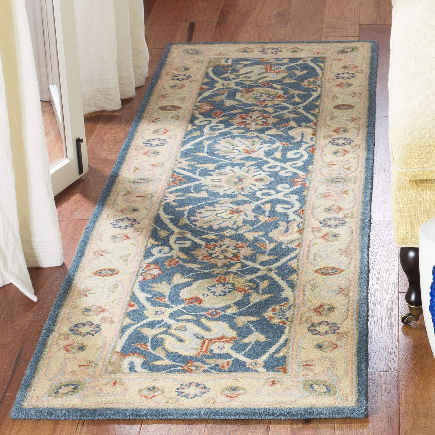 SAFAVIEH Antiquity Lilibeth Traditional Floral Wool Runner Rug, Blue, 2'3" x 10'
