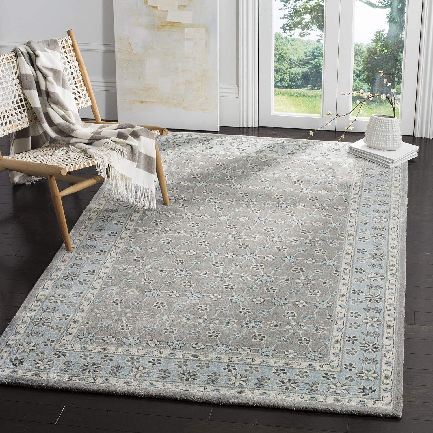 SAFAVIEH Bella Ridley Oriental Area Rug, Silver/Light Blue, 4' x 6'