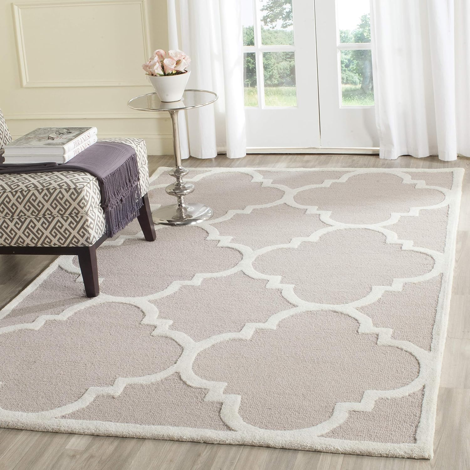SAFAVIEH Cambridge Justine Geometric Quatrefoil Wool Area Rug, Beige/Ivory, 4' x 6'