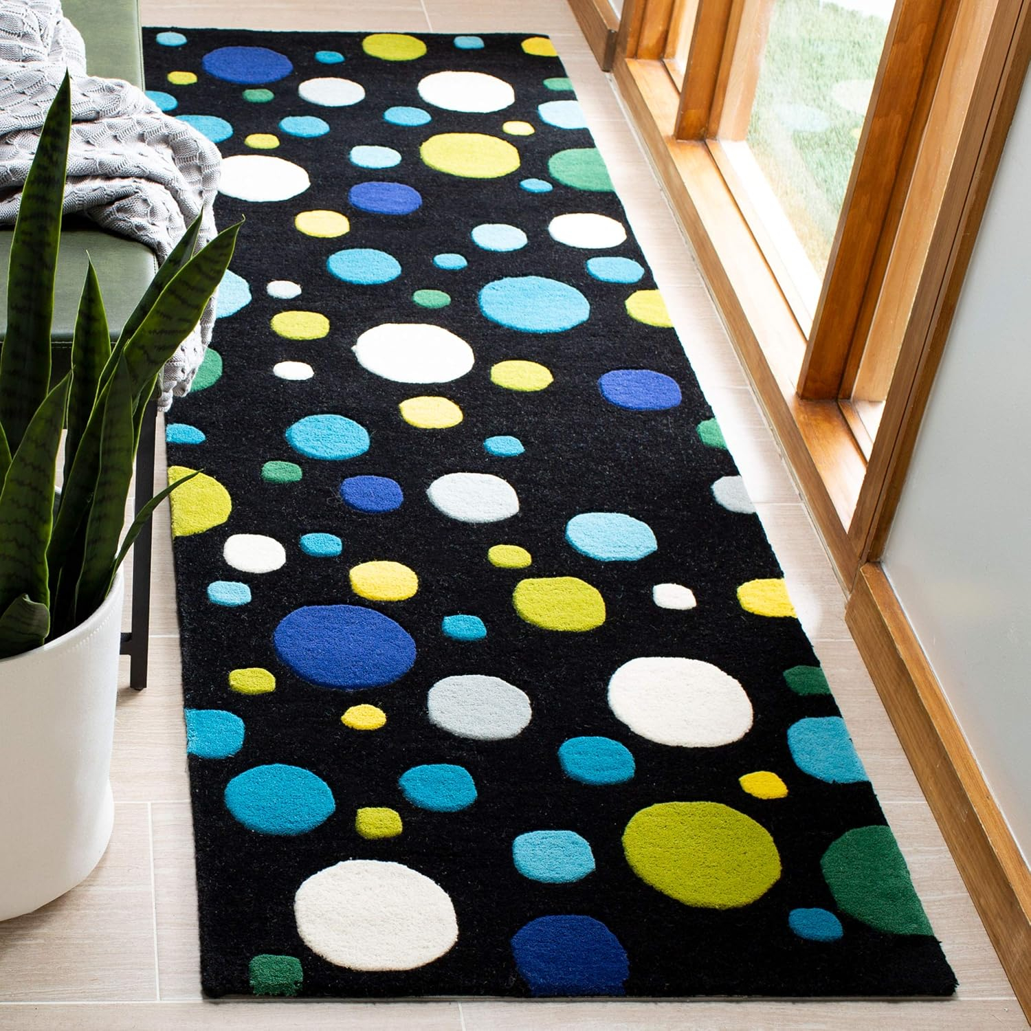 SAFAVIEH Soho Dots Polka Dots Wool Runner Rug, Black/Multi, 2'6" x 8'