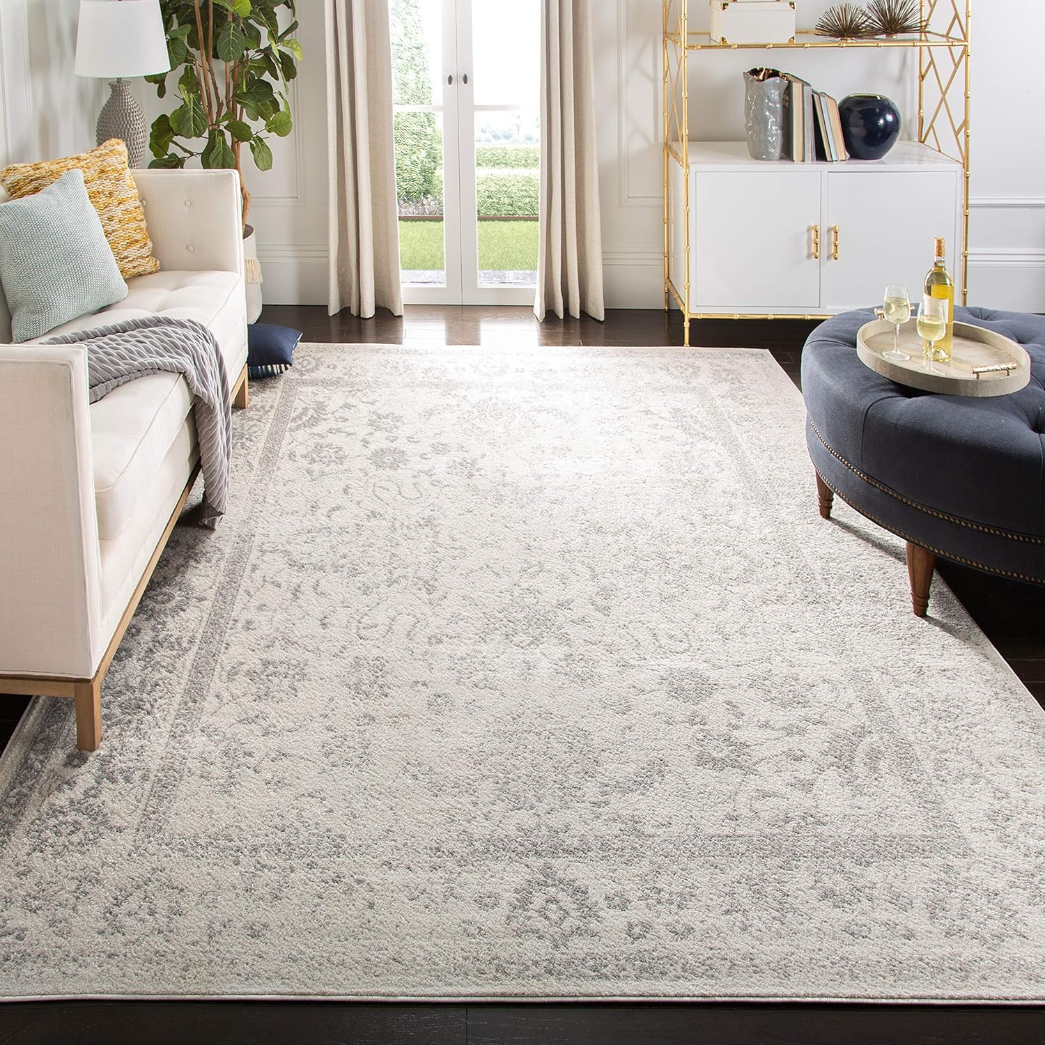 SAFAVIEH Adirondack Wyatt Traditional Area Rug, Ivory/Silver, 11' x 11' Square