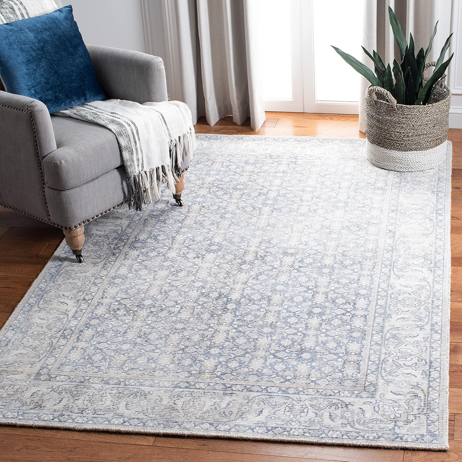 SAFAVIEH Restoration Vintage Delicia Geometric Area Rug, Blue/Ivory, 3' x 5'