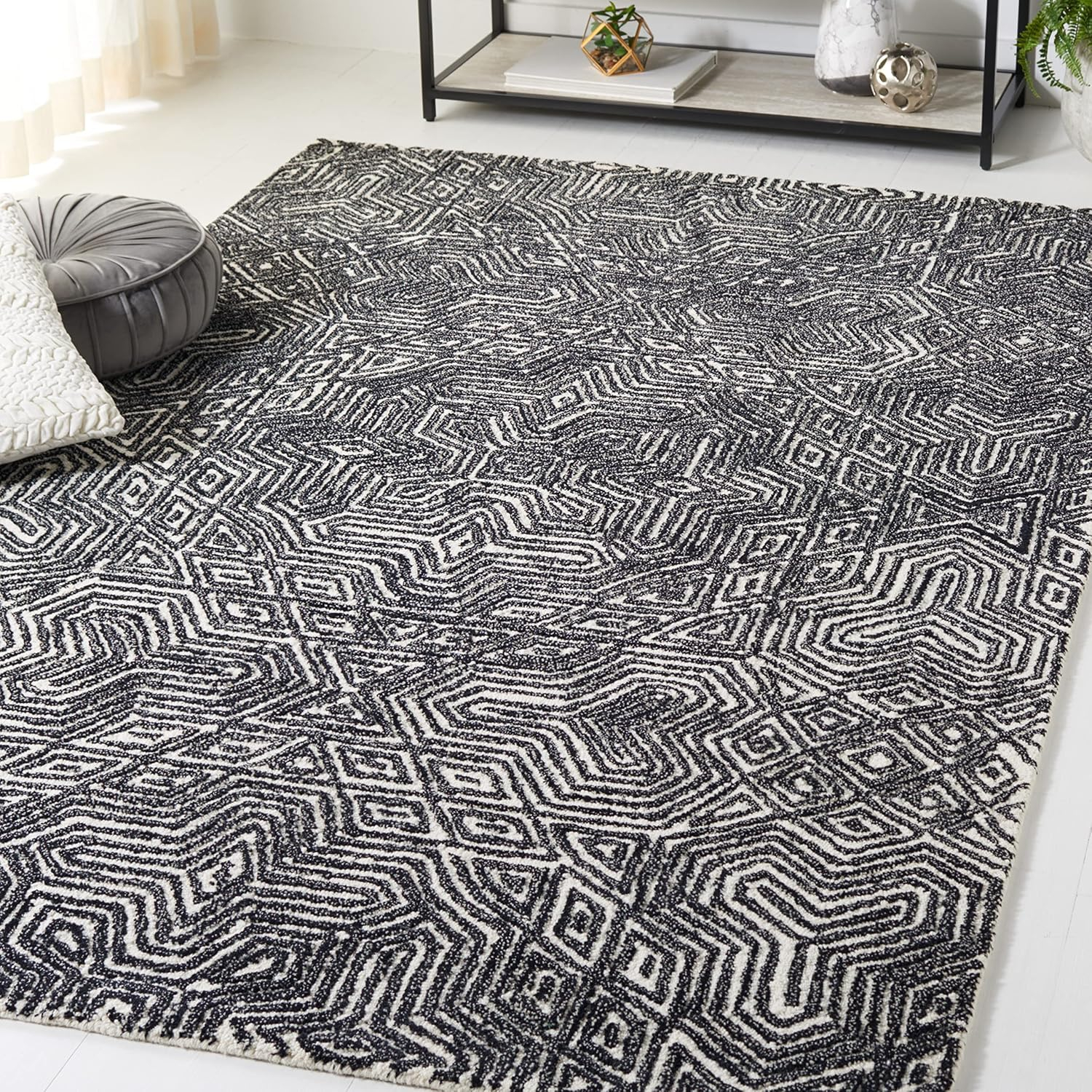 SAFAVIEH Micro-Loop Marvyn Medallion Area Rug, Ivory/Black, 5' x 5' Square