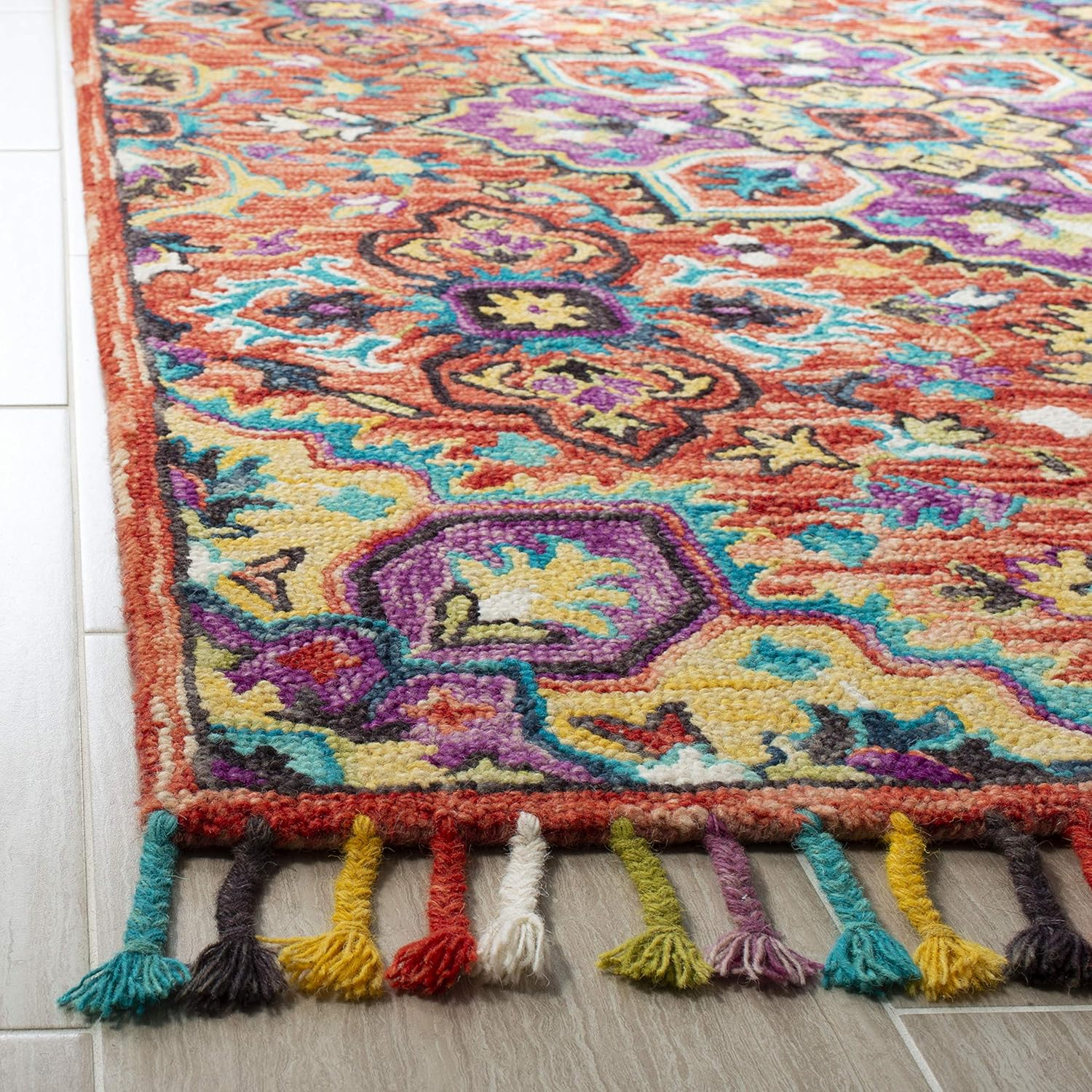 SAFAVIEH Aspen Nikeisha Geometric Floral Wool Area Rug, Red/Gold, 2'3" x 5'