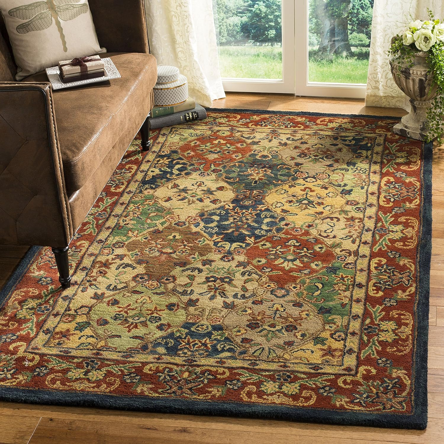 SAFAVIEH Heritage Malcolm Traditional Wool Area Rug, Beige/Burgundy, 4' x 6'