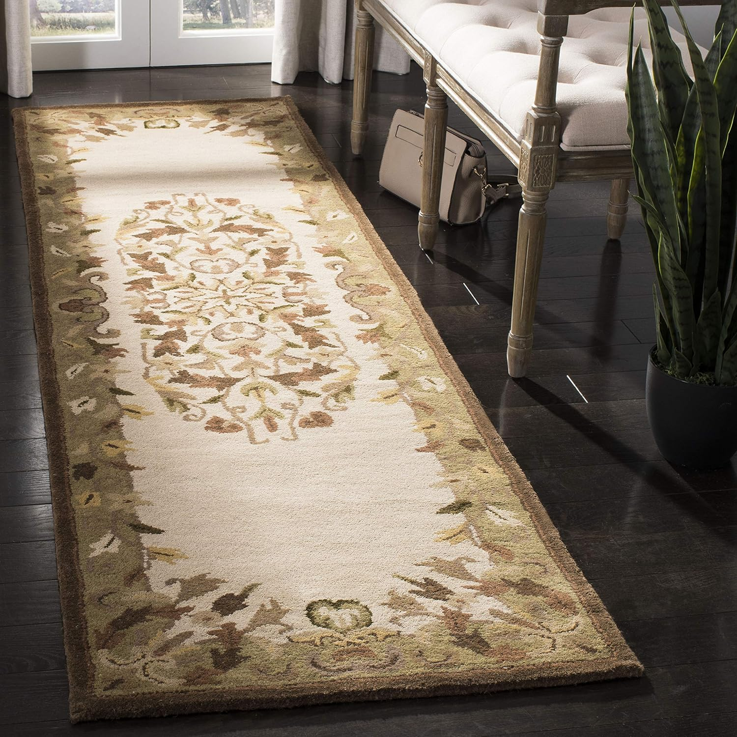 SAFAVIEH Heritage Cleves Traditional Wool Runner Rug, Beige/Green, 2'3" x 10'