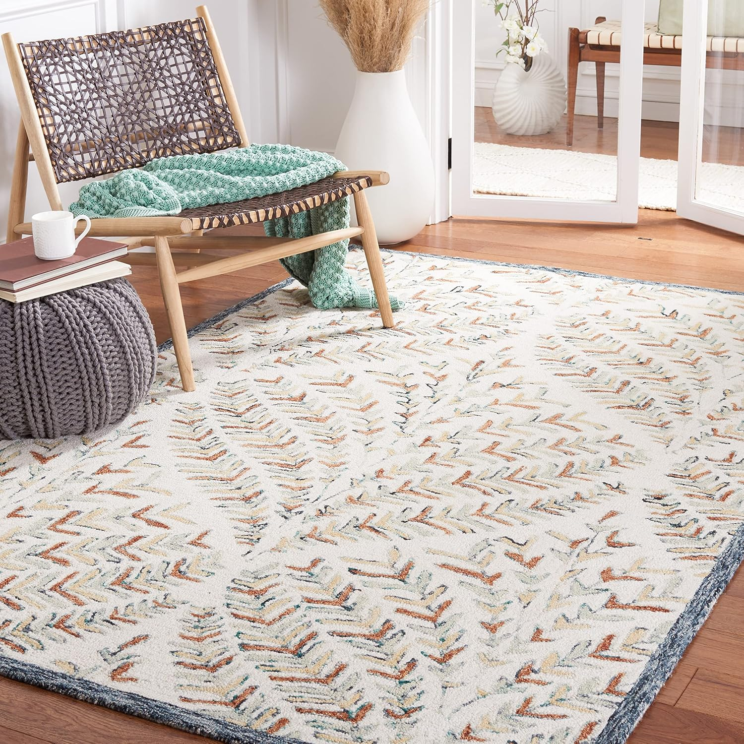 SAFAVIEH Capri Proinsias Leaves Wool Area Rug, Ivory/Green, 6' x 9'