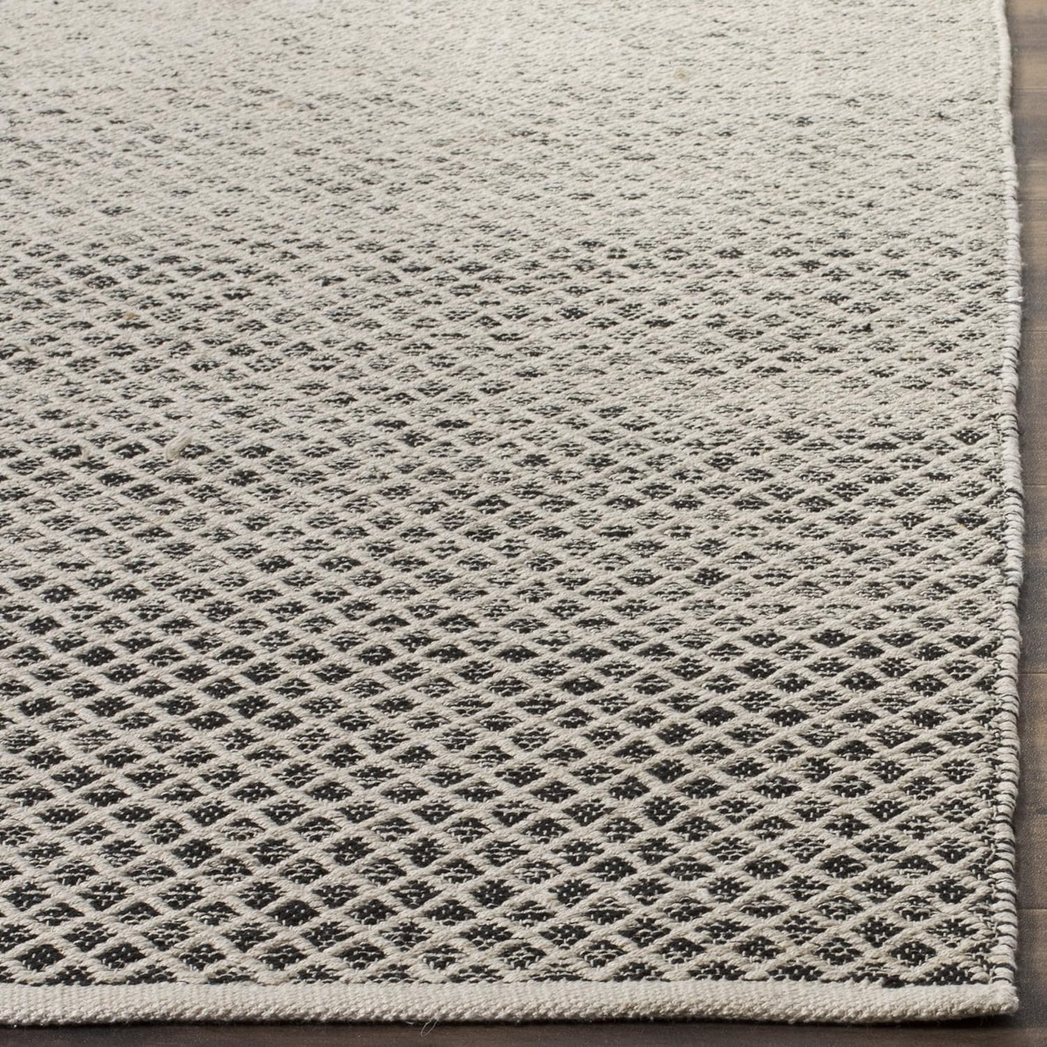 Handwoven Cotton Ikat Tie-Dye Effect Black/Ivory Rug - 68x22 in