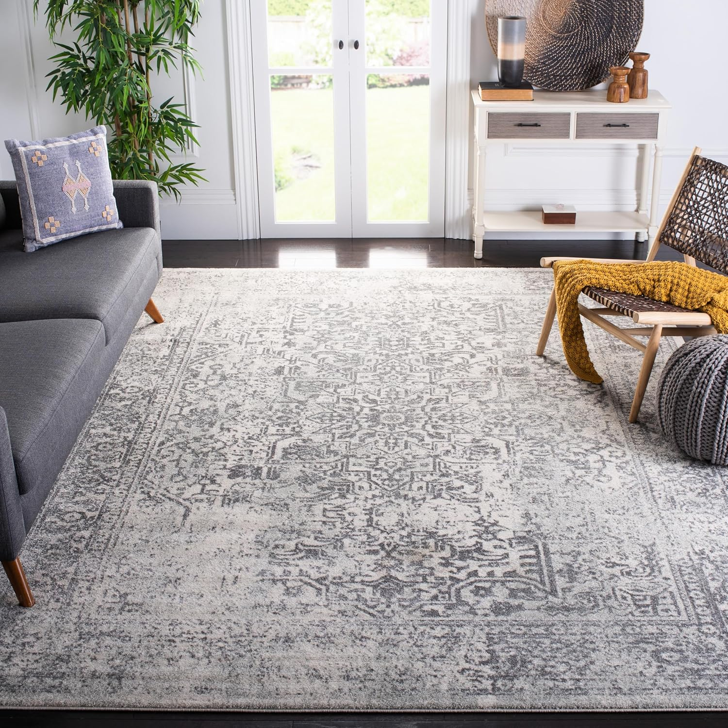 SAFAVIEH Evoke Trena Floral Area Rug, Ivory/Grey, 9' x 12'