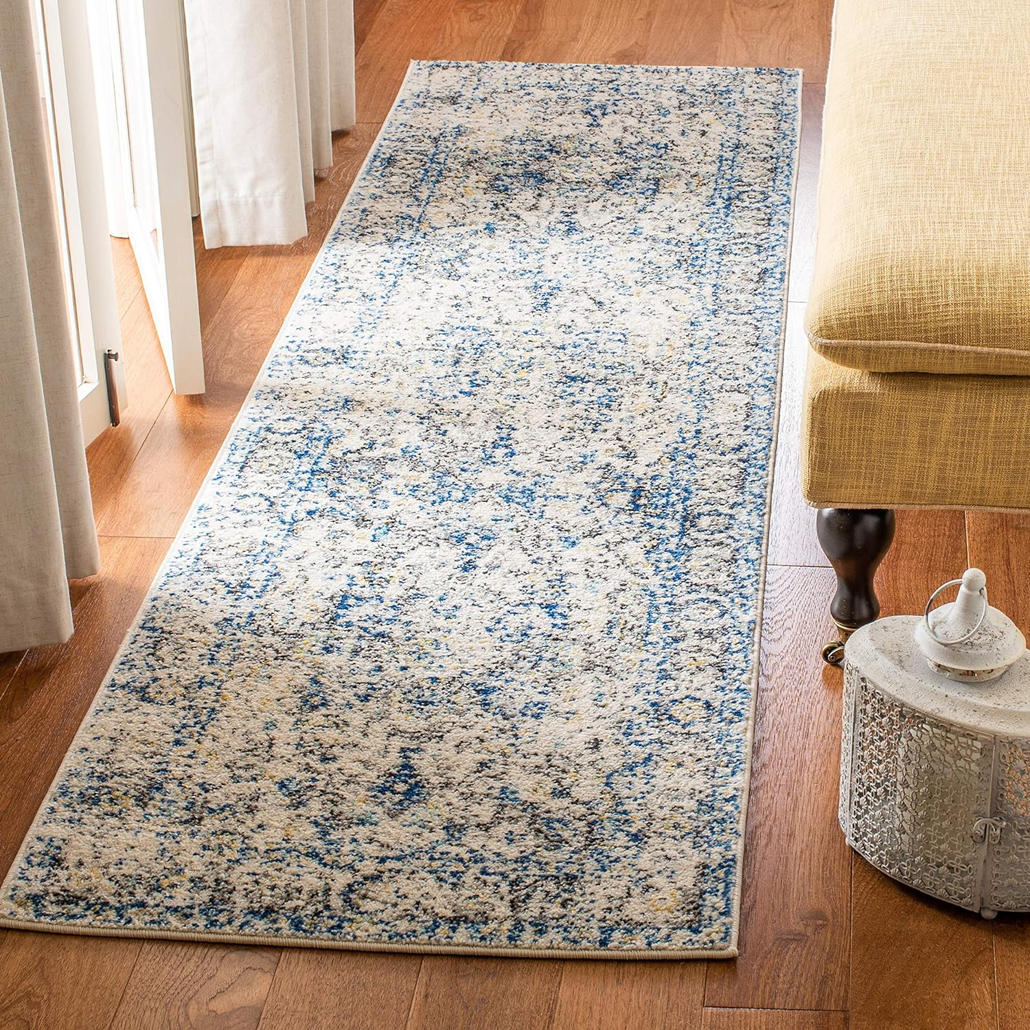 SAFAVIEH Madison Katina Traditional Runner Rug, Grey/Ivory, 2'3" x 18'