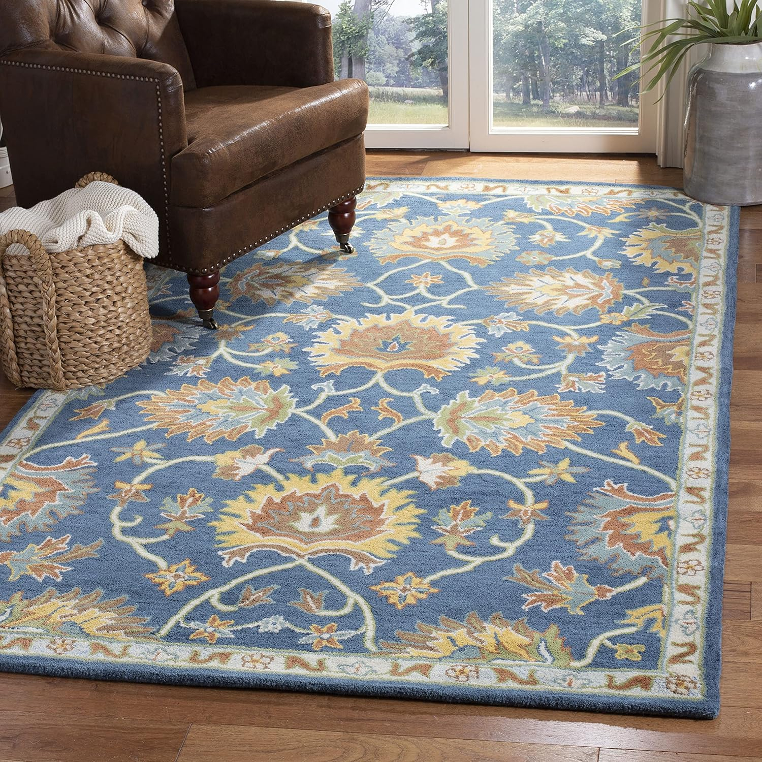 SAFAVIEH Heritage Sharla Floral Wool Area Rug, Navy, 3' x 5'