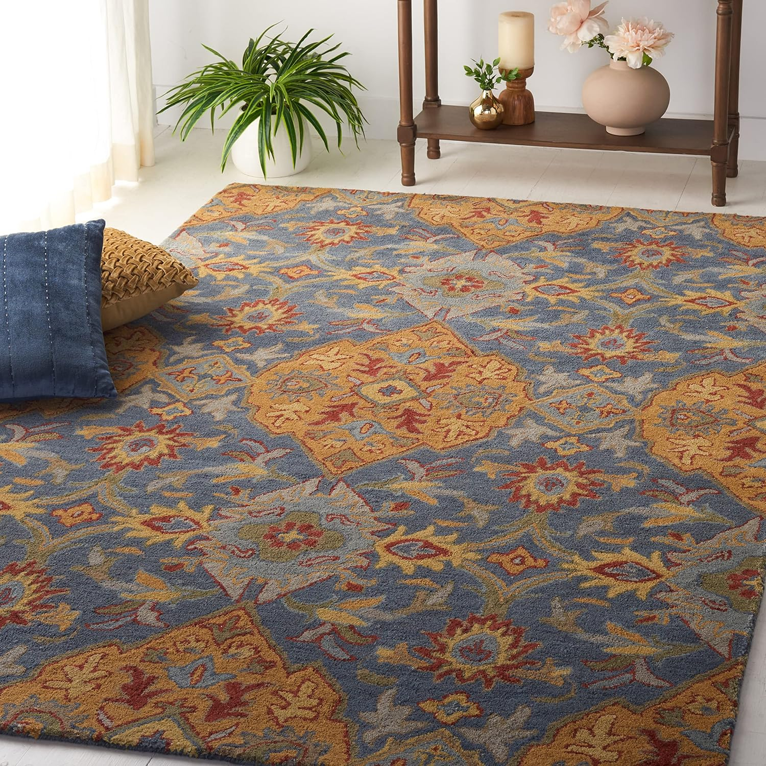 SAFAVIEH Heritage Reanna Oriental Wool Area Rug, Navy/Gold, 6' x 6' Square