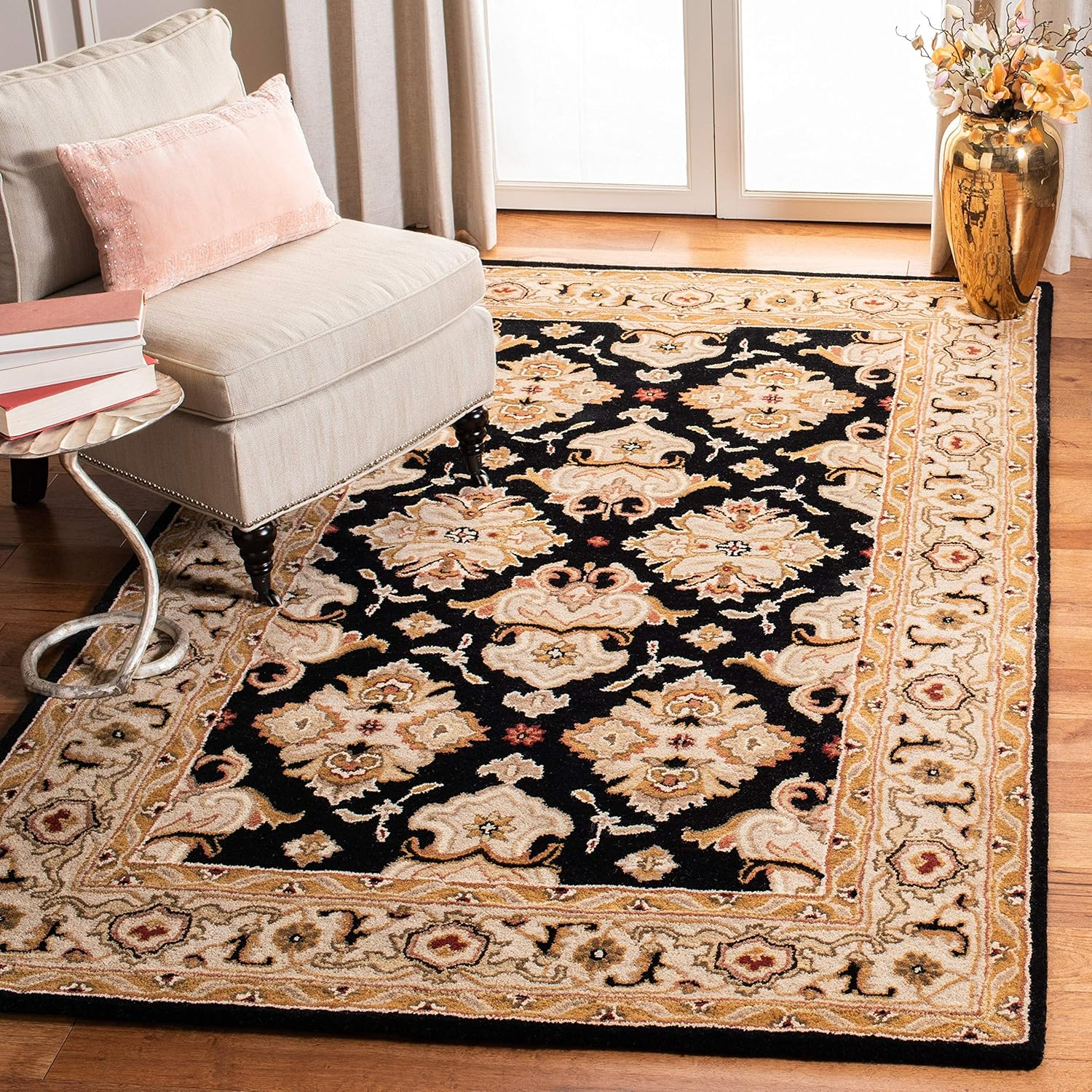 SAFAVIEH Heritage Braganza Traditional Wool Area Rug, Black/Ivory, 2'3" x 4'