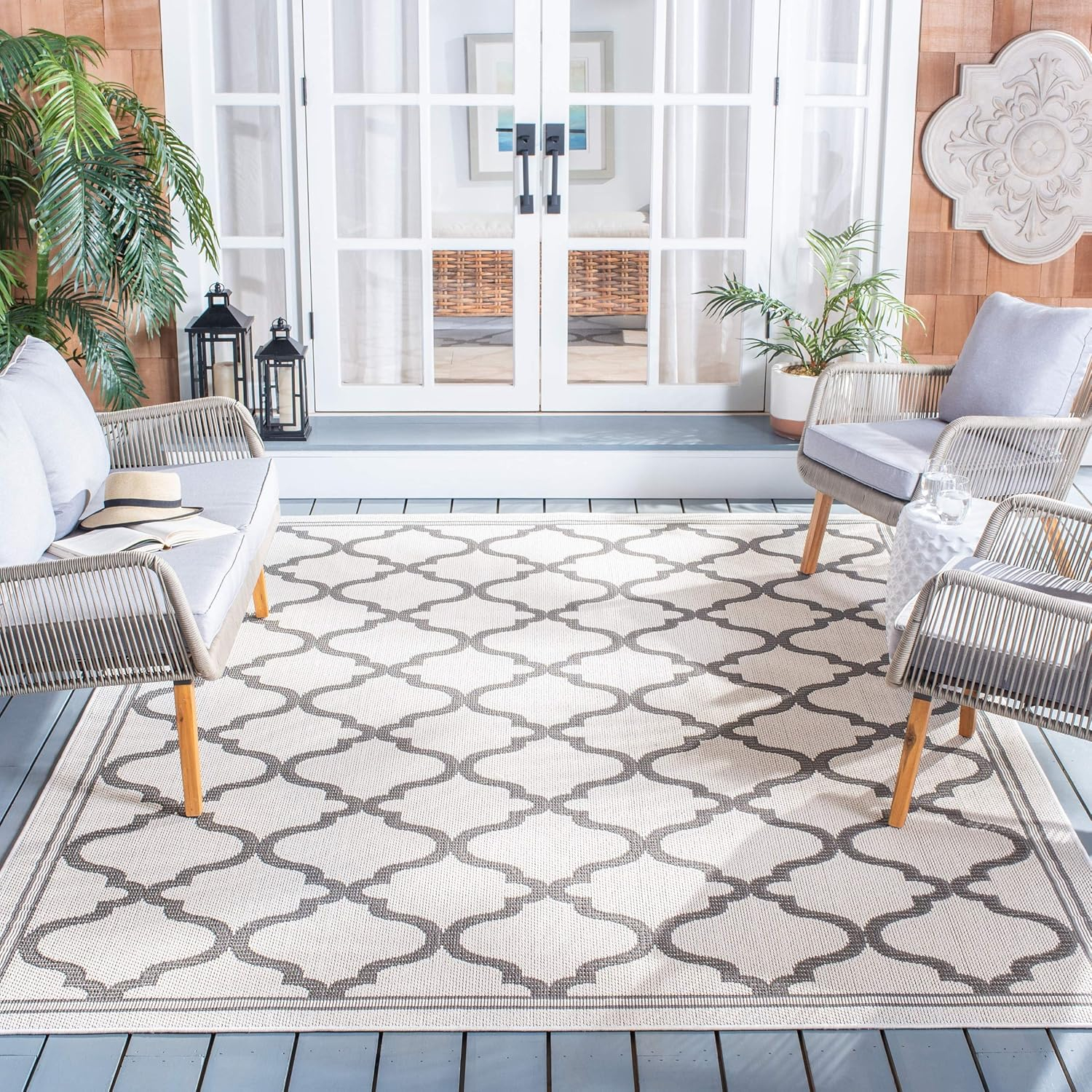 SAFAVIEH Bermuda Corie Geometric Quatrefoil Indoor/Outdoor Area Rug Ivory/Grey, 6'7" x 6'7" Square