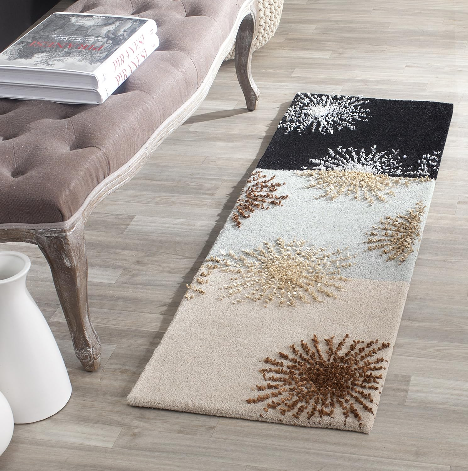 SAFAVIEH Soho Fiesta Celebration Runner Rug, Multi, 1'6" x 4'6"