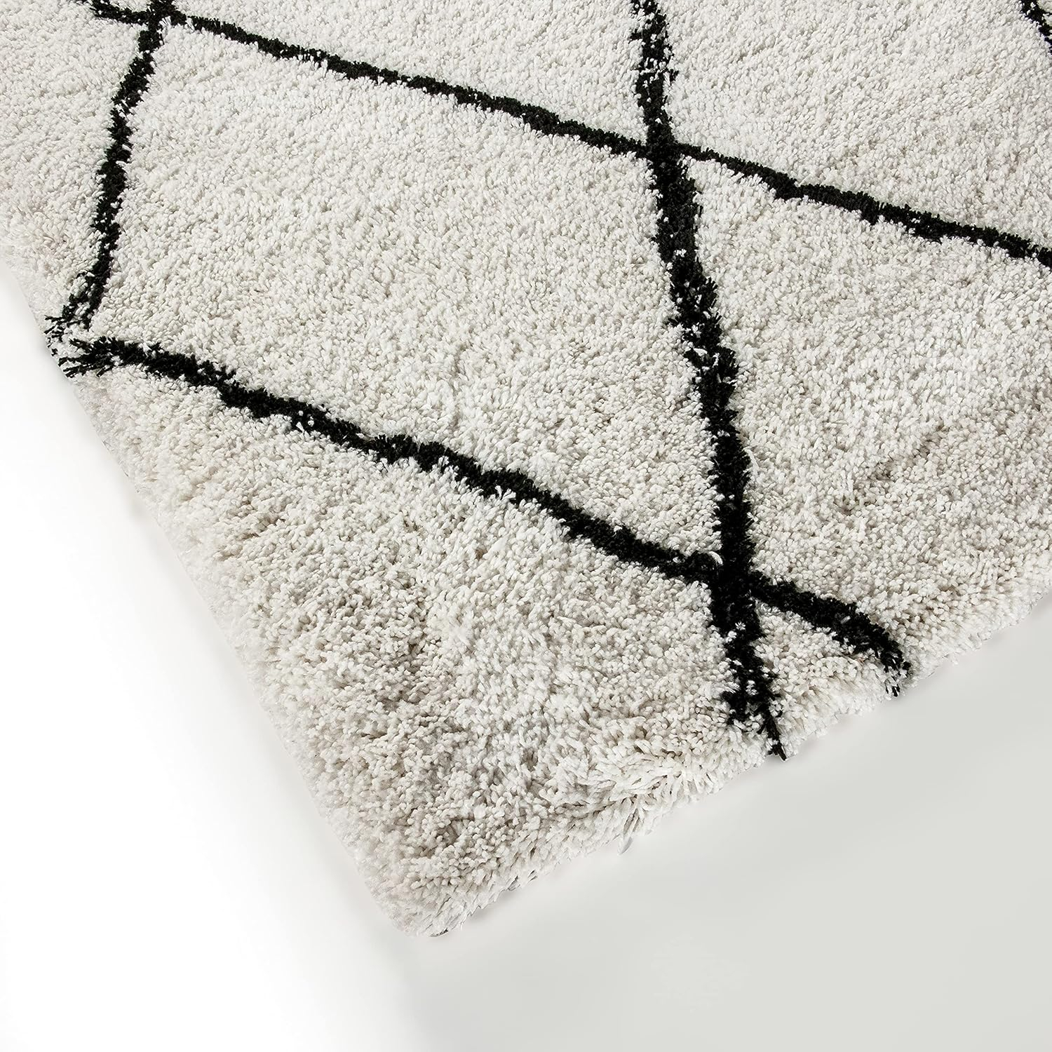 Handmade Off-White Diamond Shag 8' x 10' Area Rug