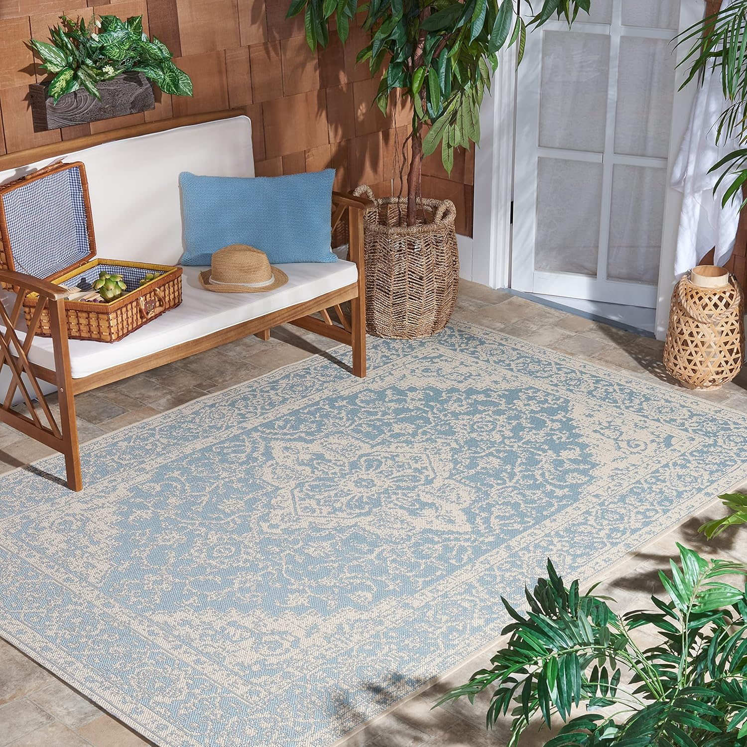 Safavieh Beach House Mai Traditional Outdoor Area Rug, Aqua/Cream, 5'3" x 7'6"