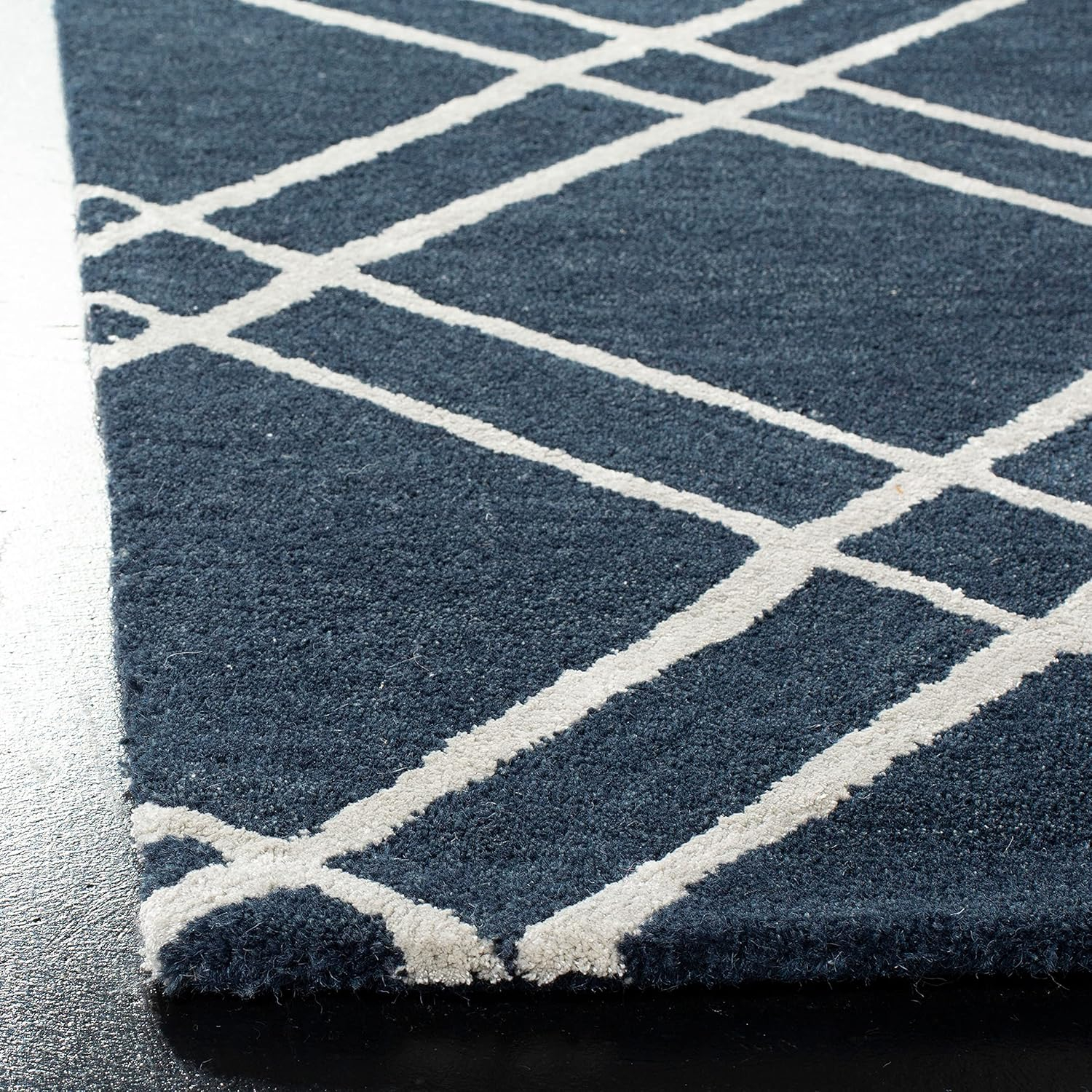 SAFAVIEH Himalaya Maralyn Geometric Wool Area Rug, Navy/Silver, 2' x 3'