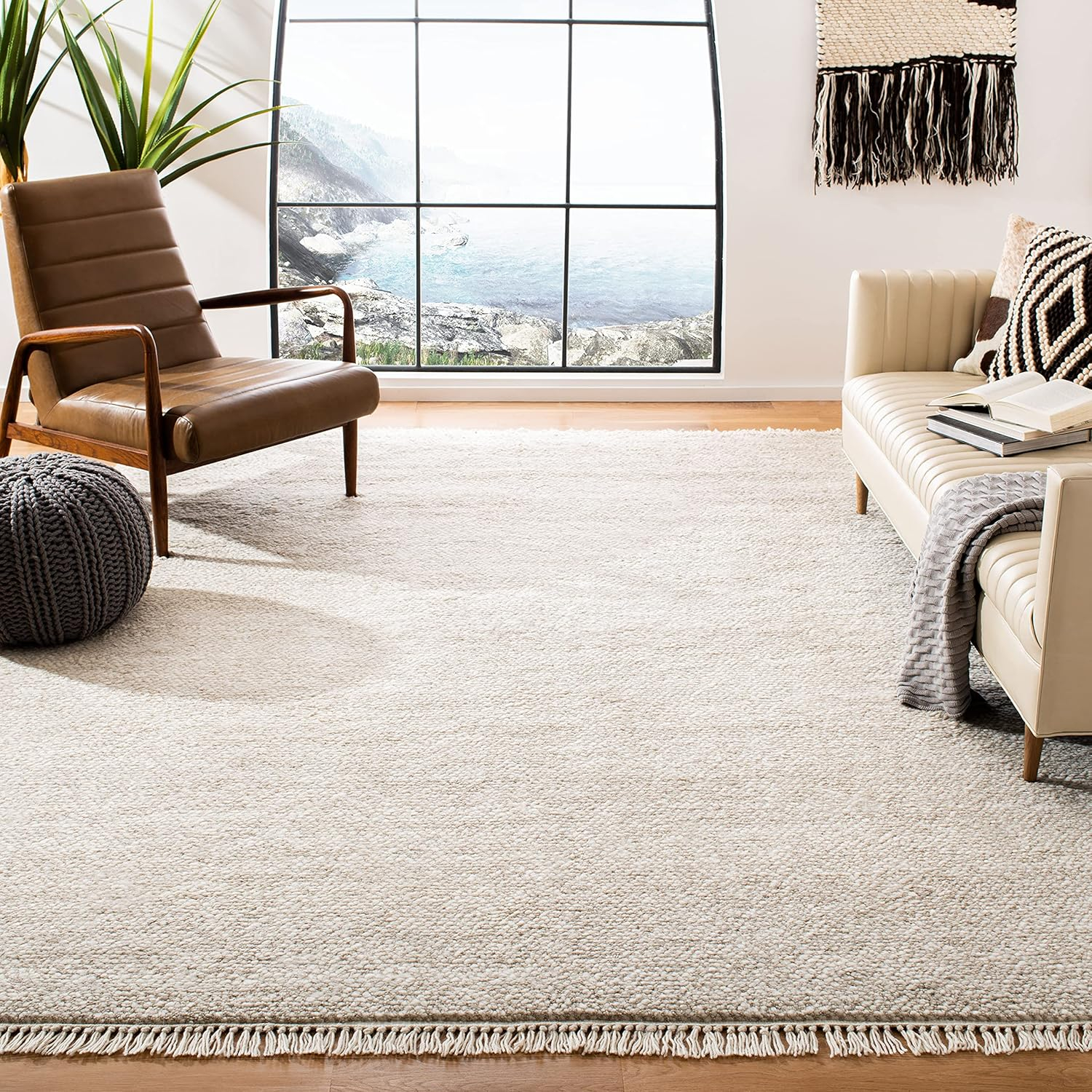 SAFAVIEH Casablanca Claud Solid Wool Shag Area Rug, Beige, 4' x 6'