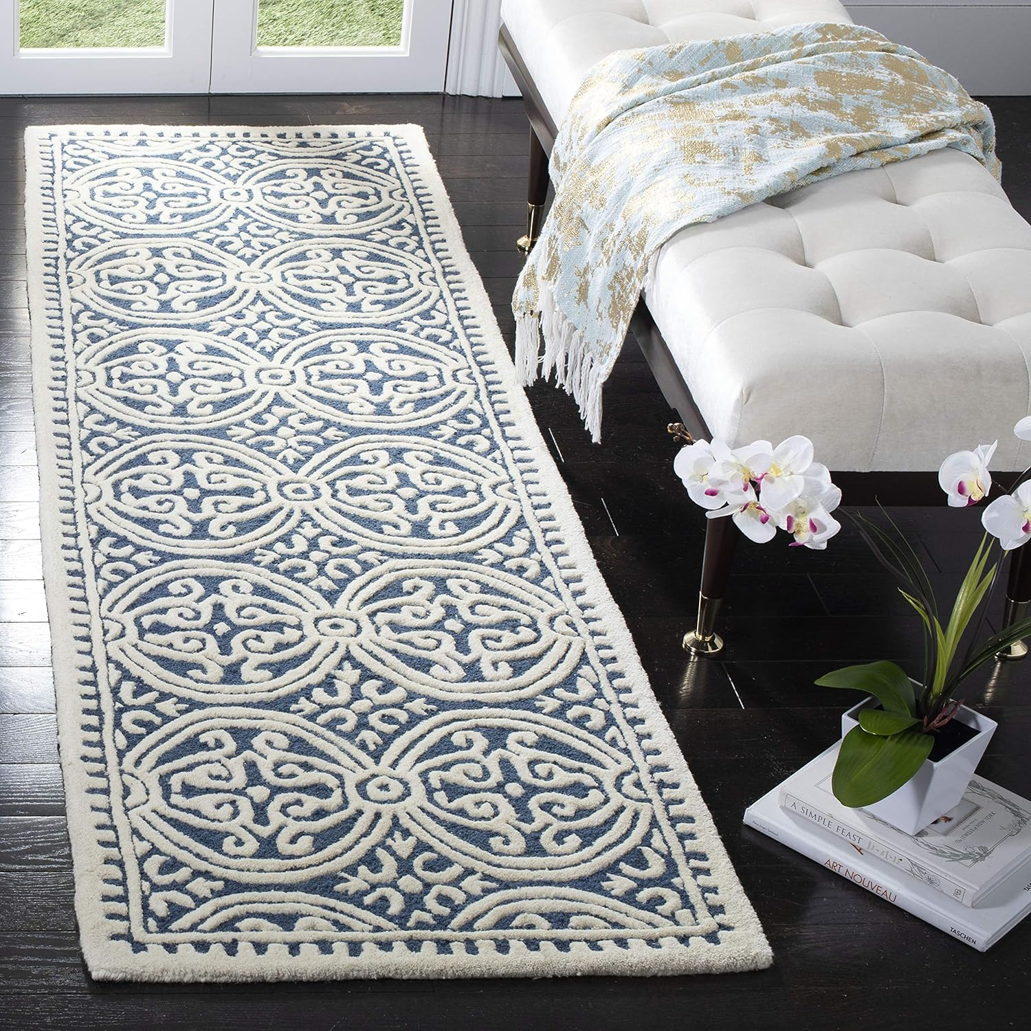 SAFAVIEH Cambridge Leslie Geometric Wool Runner Rug, Navy Blue/Ivory, 2'6" x 18'