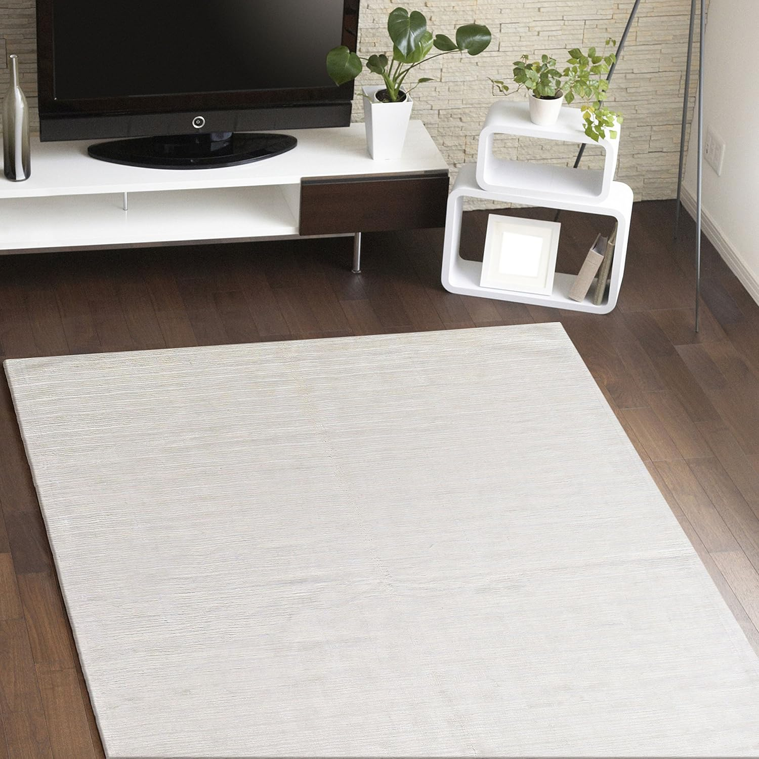 Bashian radiance collection WZ hand loomed 100% viscose area rug, 8.6' x 11.6', White