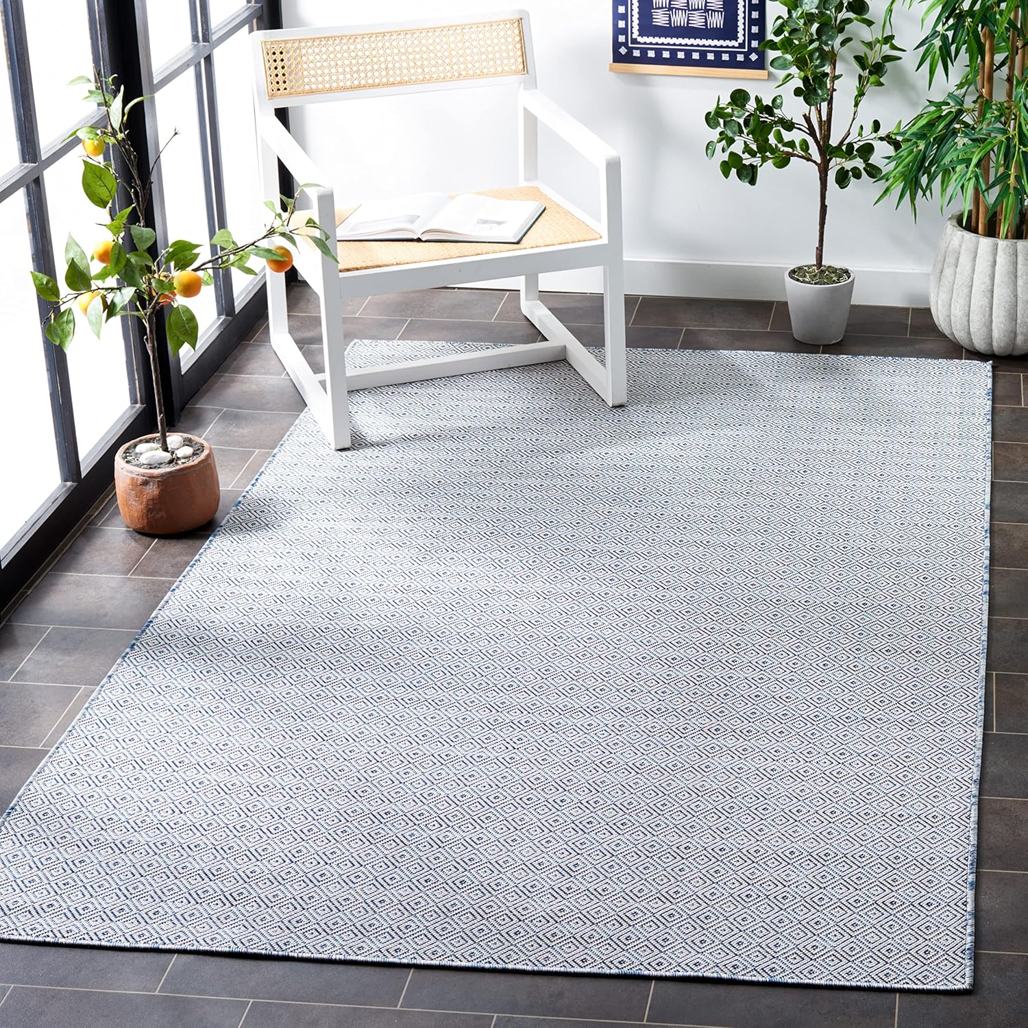 SAFAVIEH Hampton Ali Diamond Indoor/Outdoor Area Rug, Navy/Ivory, 8' x 10'