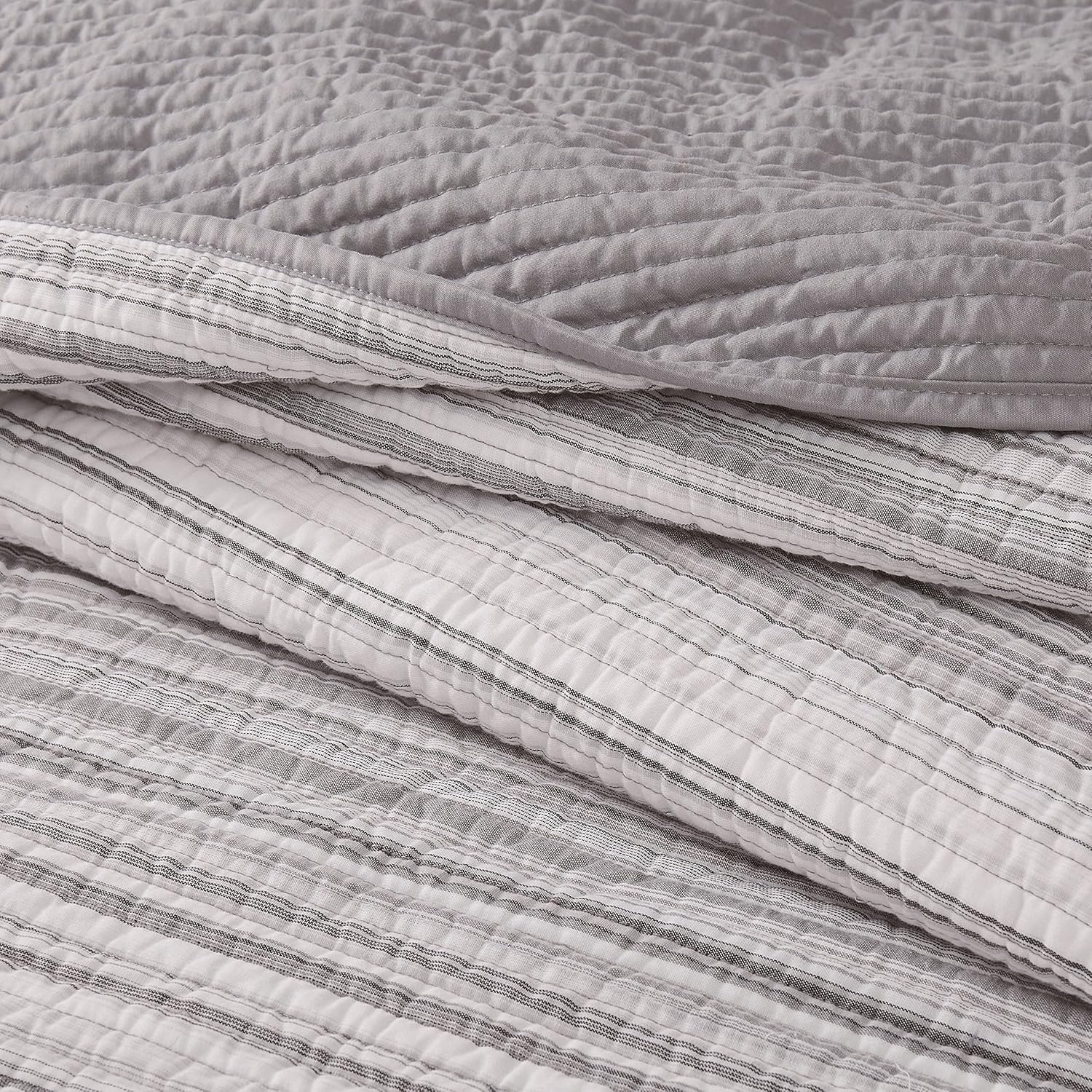 Gray Woven Cotton King Quilt Set with Striped Pattern