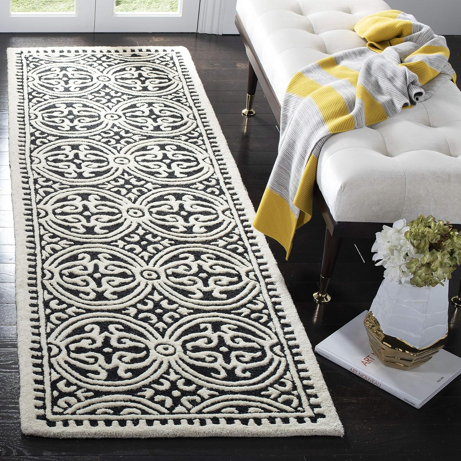 SAFAVIEH Cambridge Leslie Geometric Wool Runner Rug, Black/Ivory, 2'6" x 6'