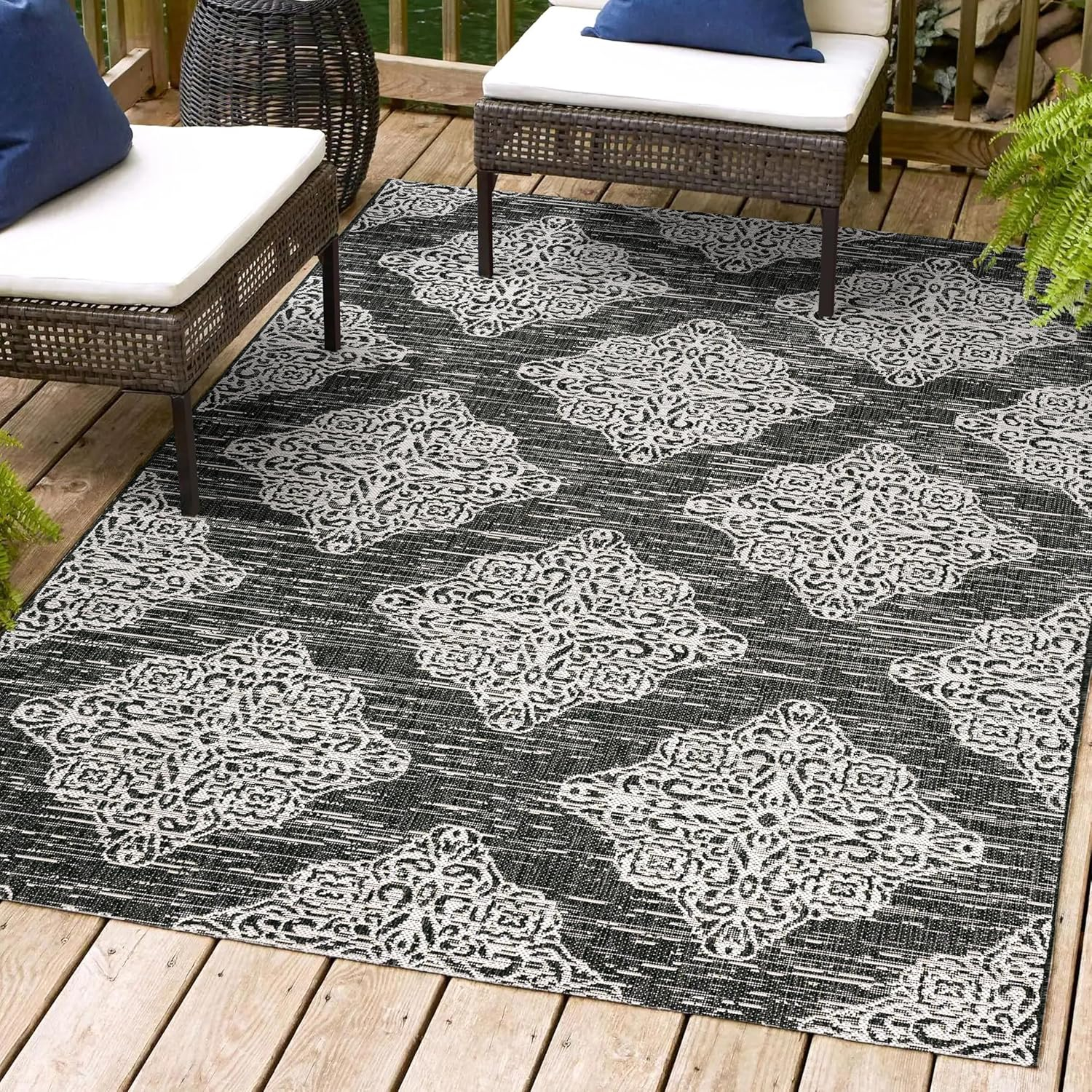 JONATHAN Y SMB121B-3 Tuscany Ornate Medallions Black/Ivory 3 ft. x 5 ft. Indoor/Outdoor Area Rug, Casual, Pet Friendly, Stain Resistant, Easy to Clean, for Patio, Living Room; Kitchen, Bedroom