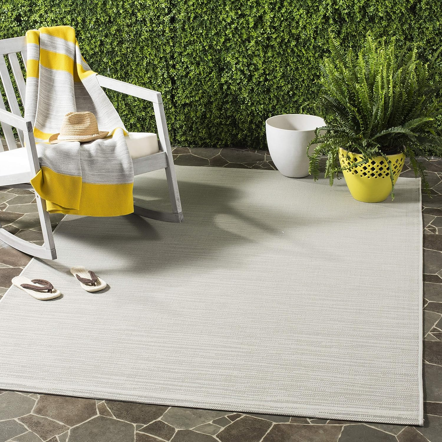 SAFAVIEH Courtyard Alana Contemporary Indoor/Outdoor Area Rug, 4' x 5'7", Light Grey
