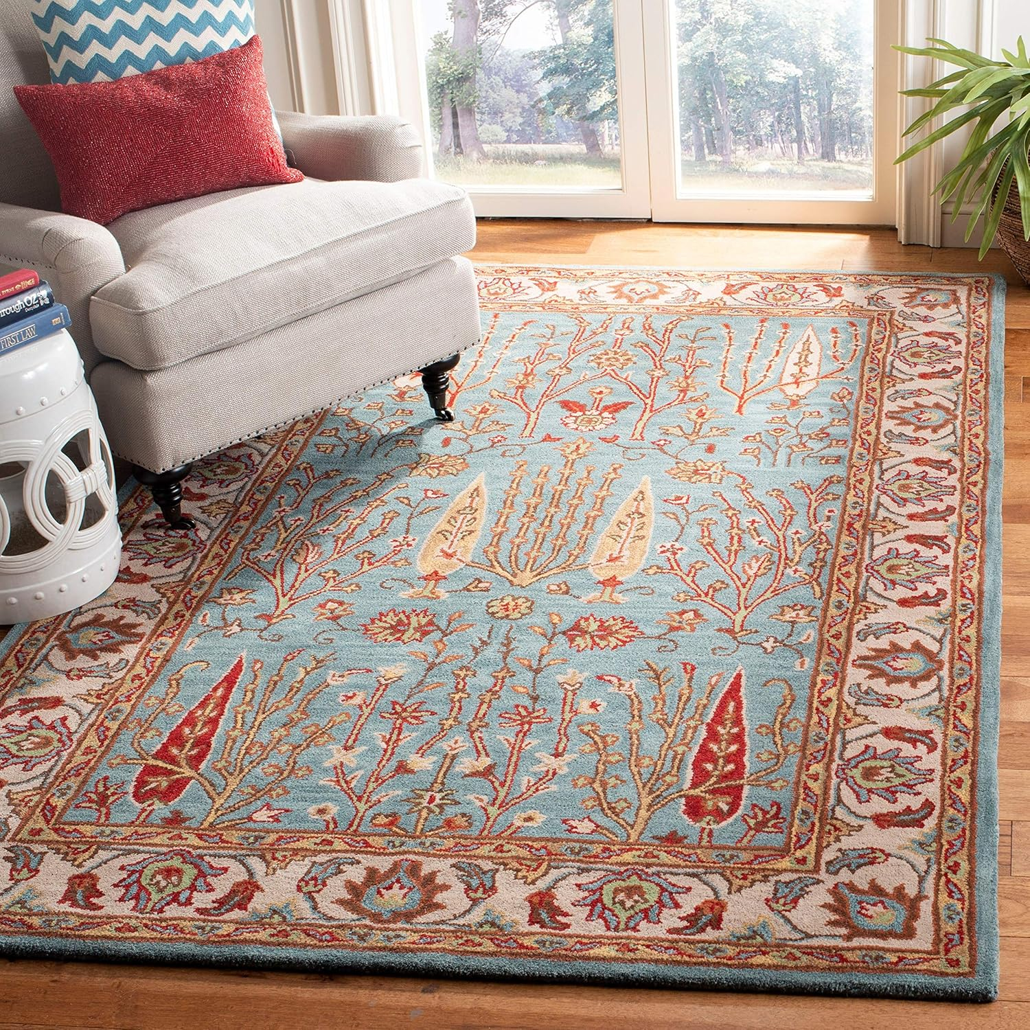 SAFAVIEH Heritage Donette Traditional Wool Area Rug, Blue/Ivory, 9' x 12'