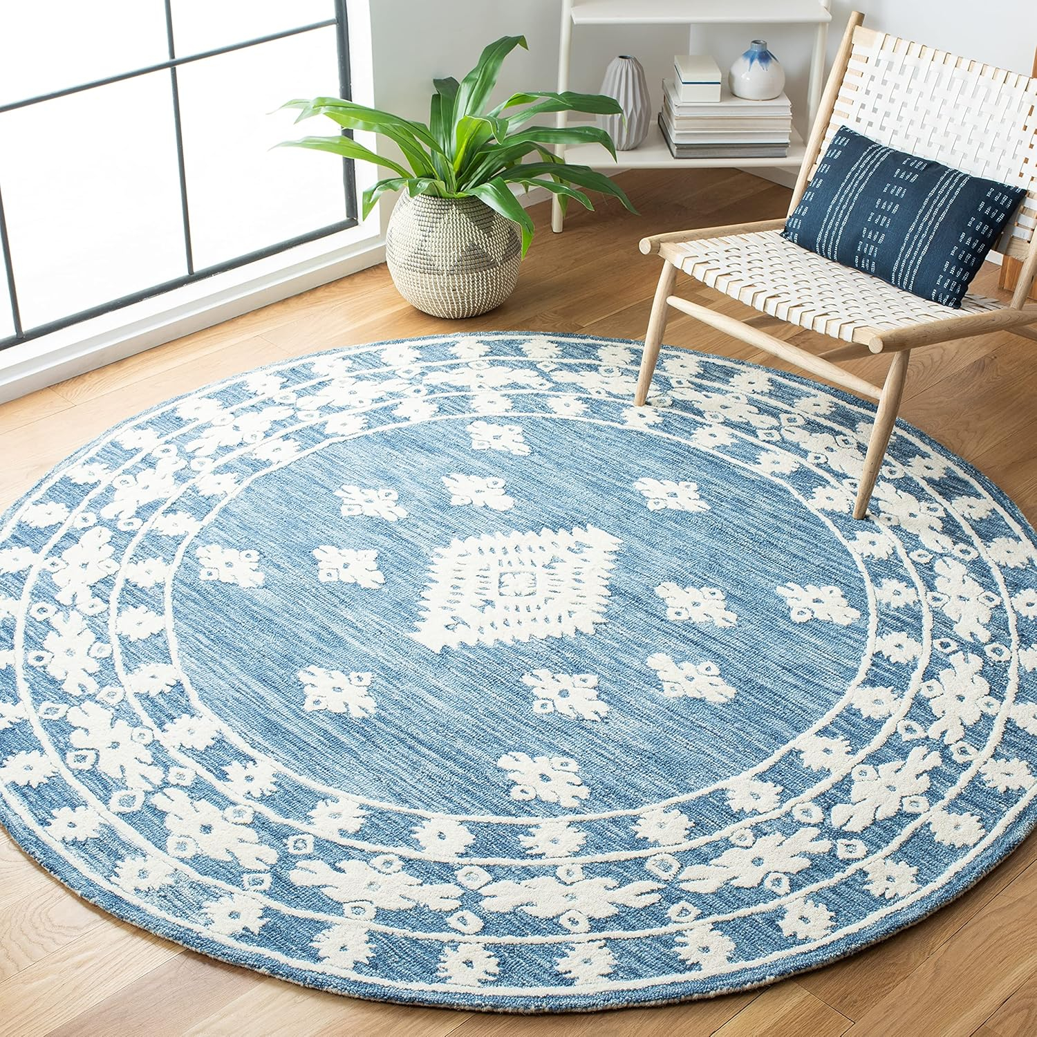 SAFAVIEH Aspen Kerry Geometric Area Rug, Blue/Ivory, 7' x 7' Round