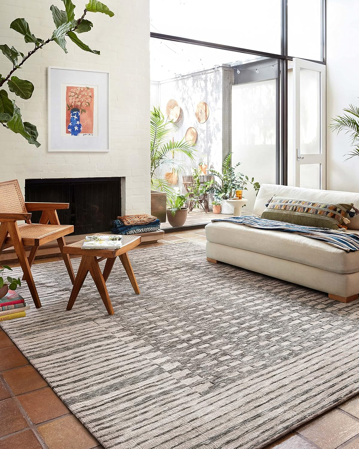 Lagoon Mist 3'6" x 5'6" Power-Loomed Polyester Accent Rug
